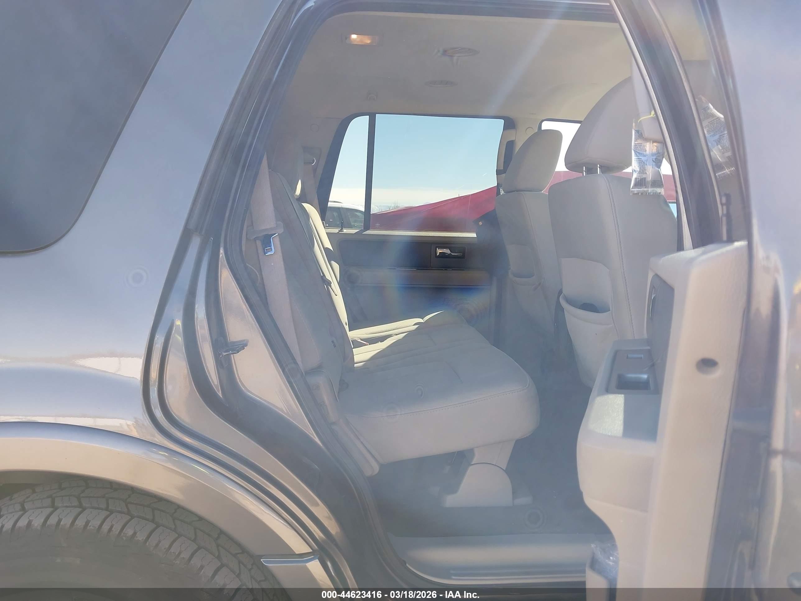 FORD EXPEDITION image 8