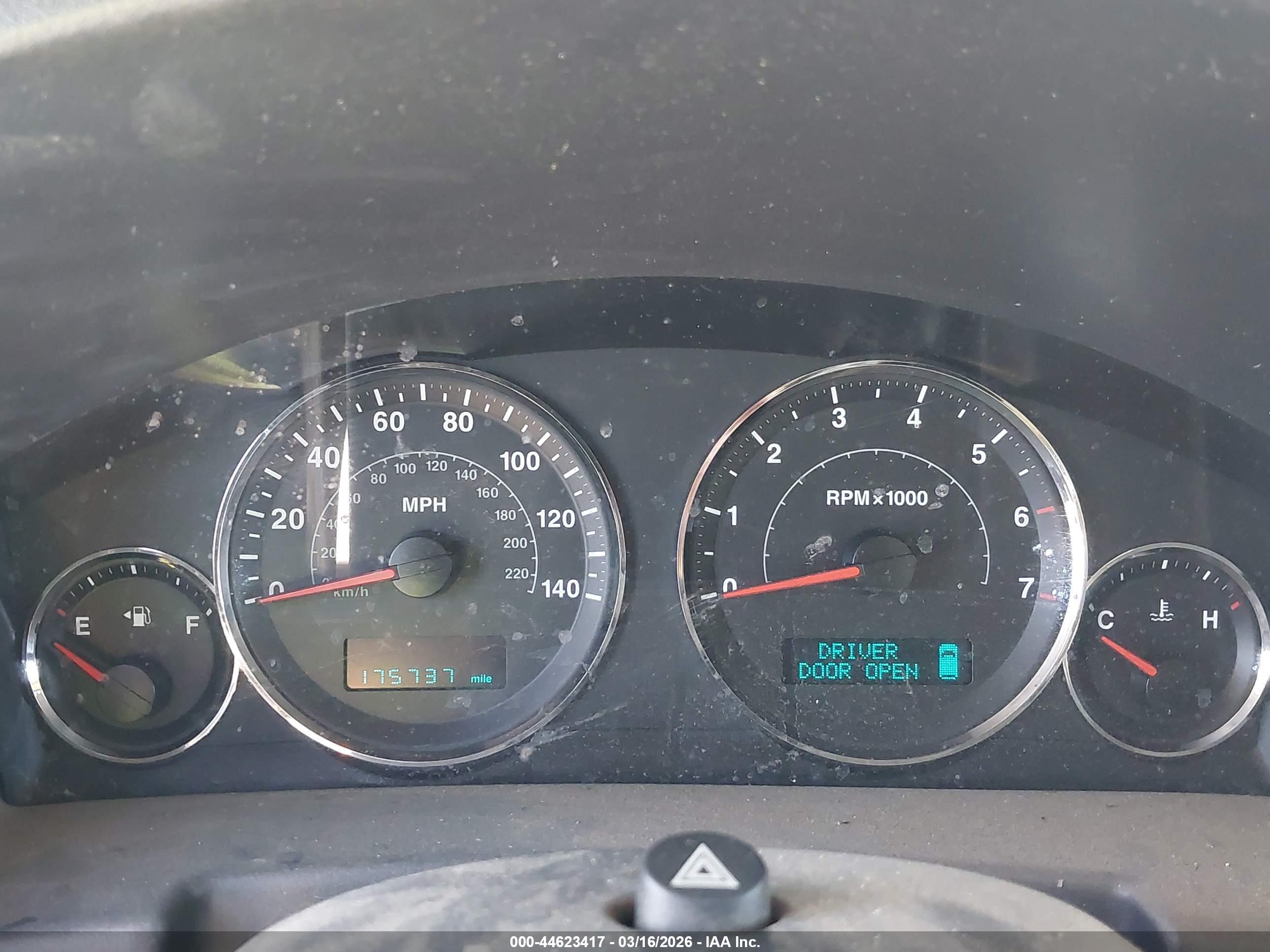 JEEP COMMANDER image 7