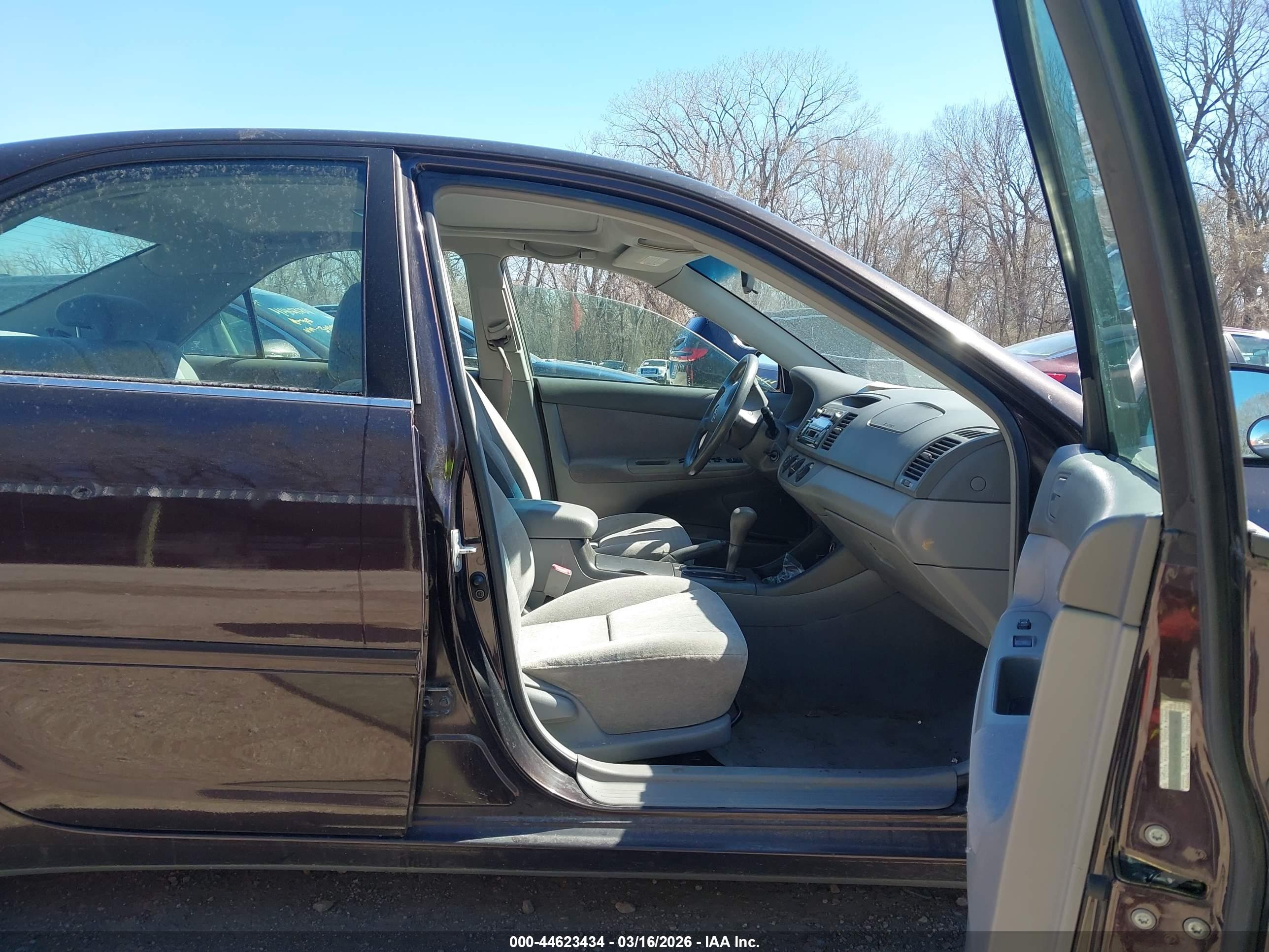 TOYOTA CAMRY image 5