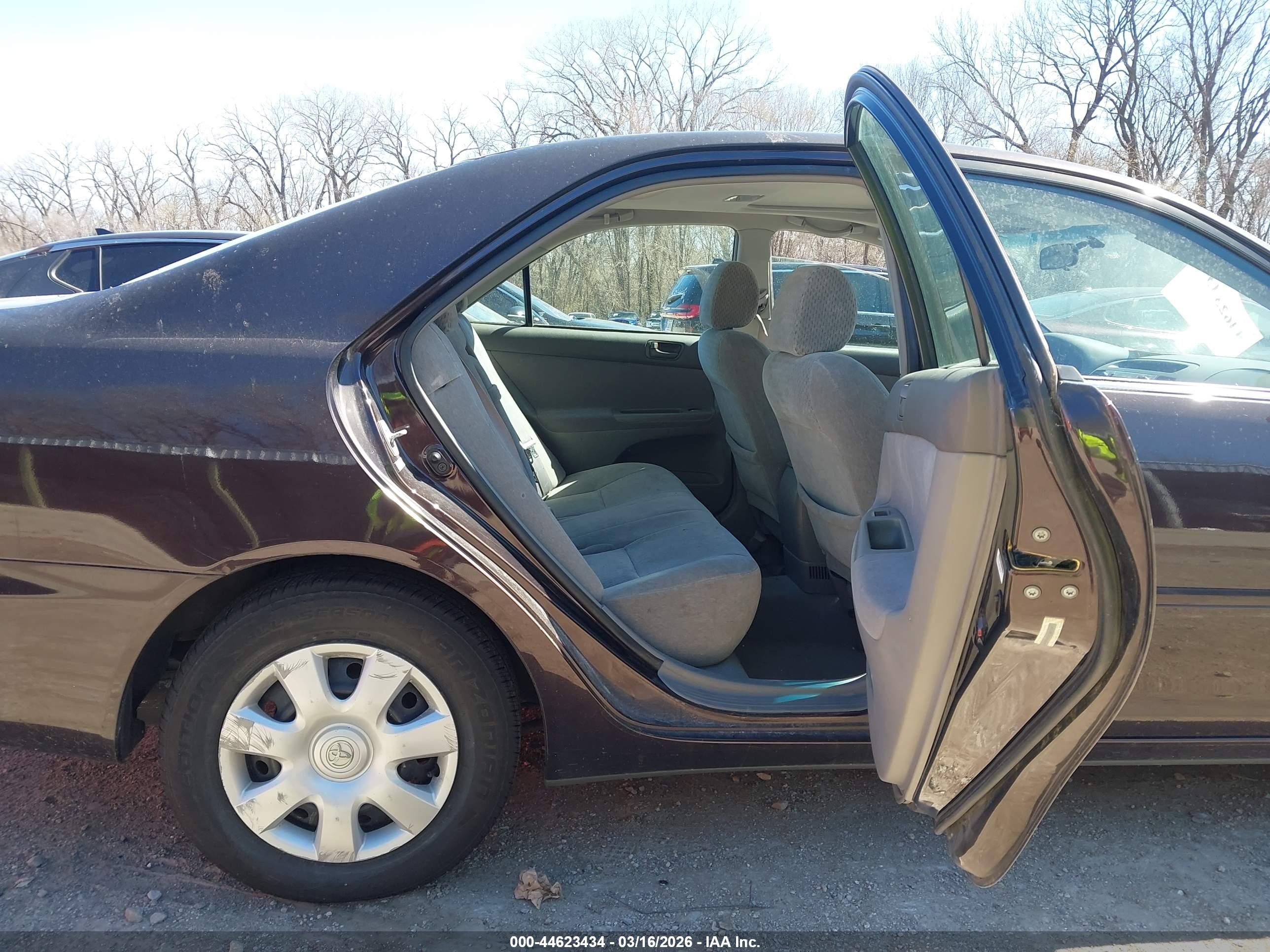 TOYOTA CAMRY image 8