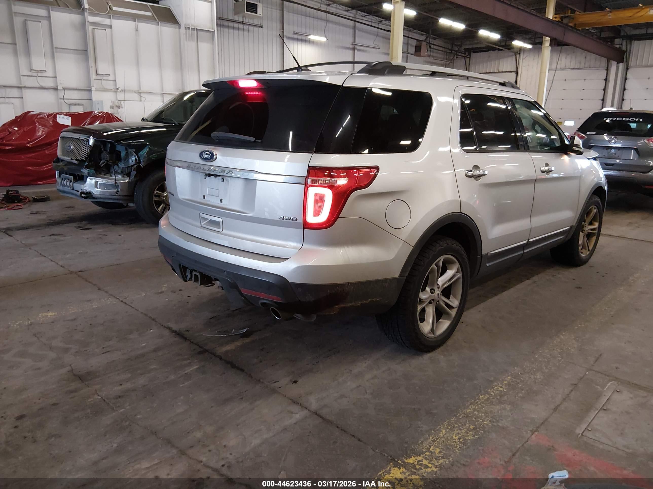 FORD EXPLORER image 4