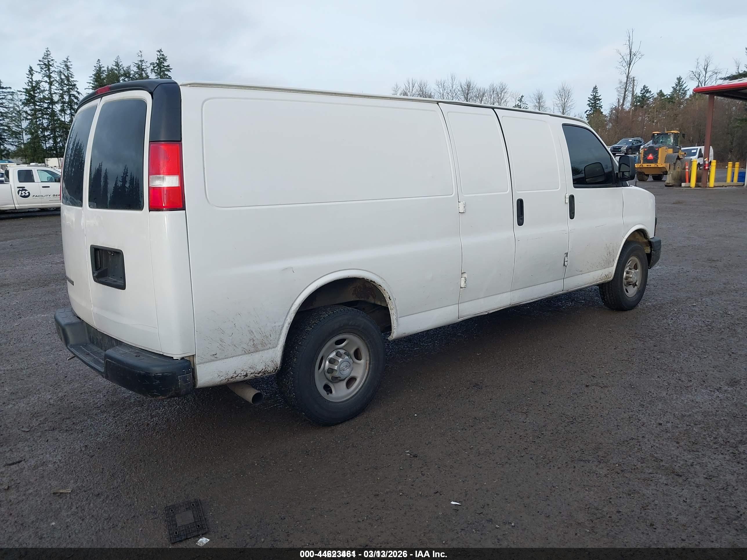 CHEVROLET EXPRESS image 4