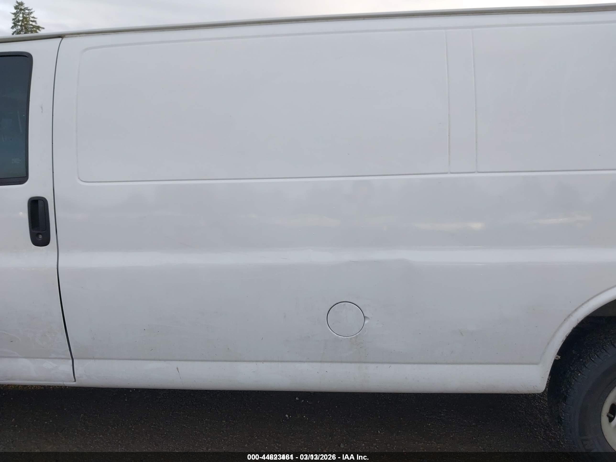 CHEVROLET EXPRESS image 6