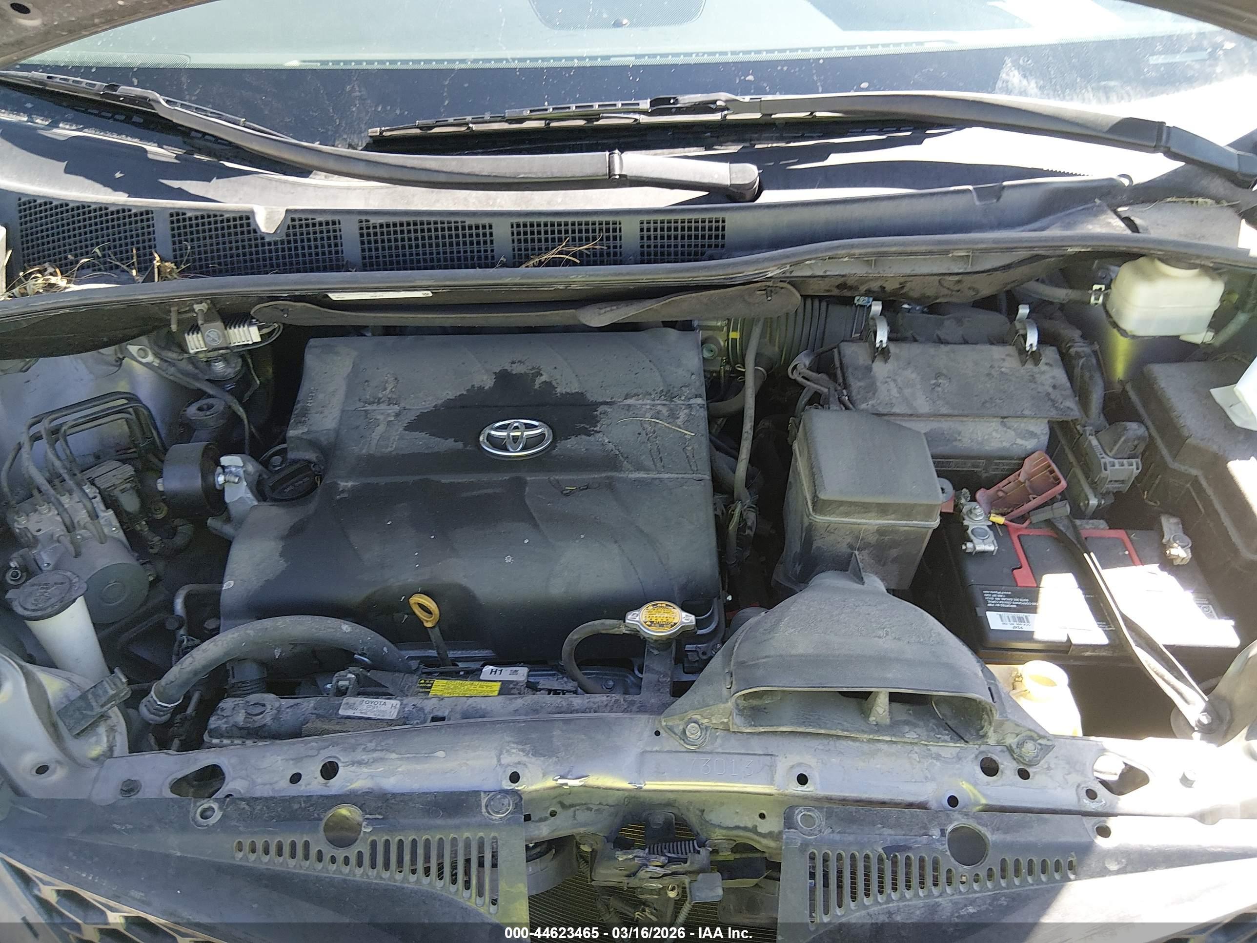 TOYOTA SIENNA image 10