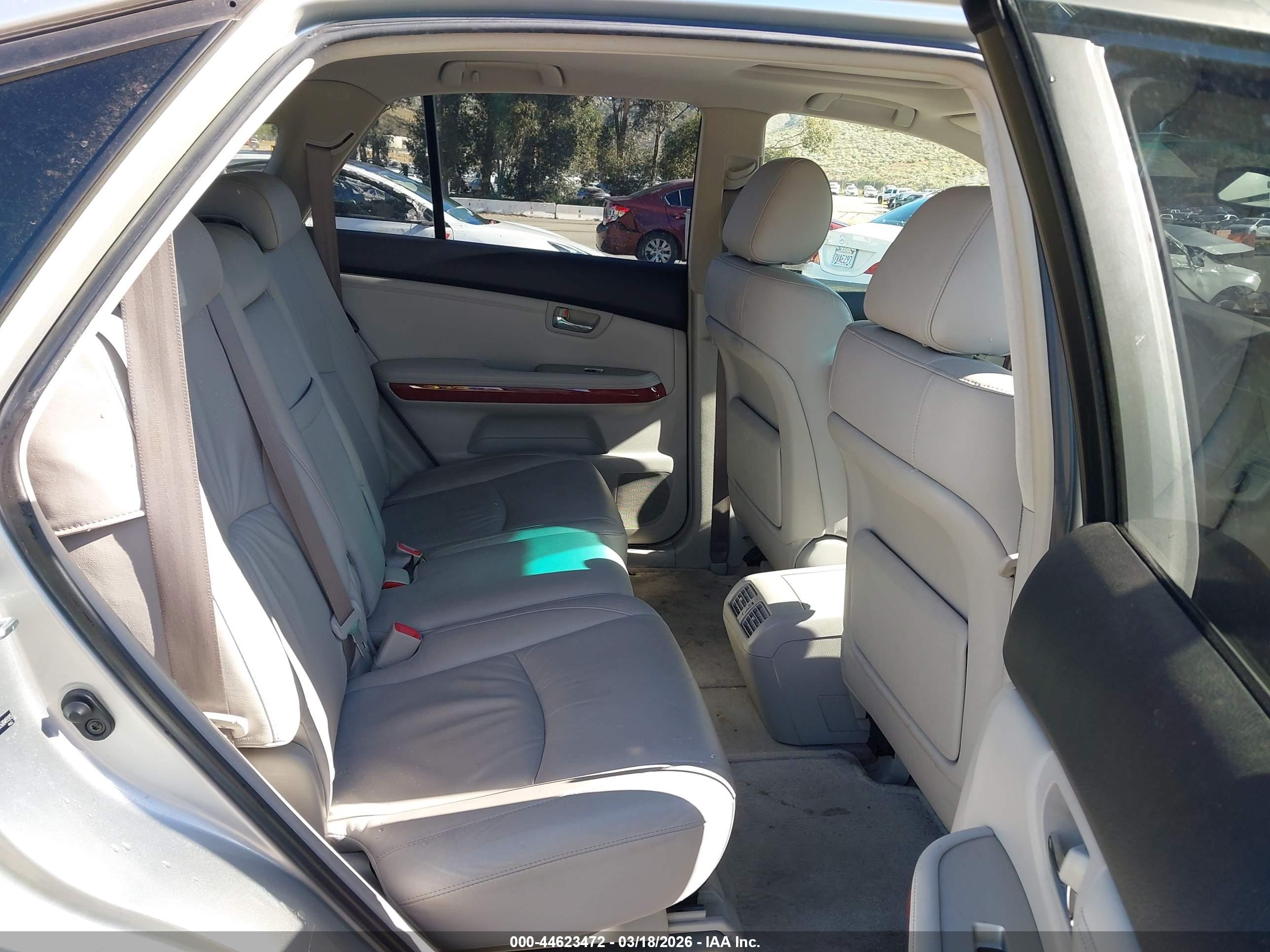 LEXUS RX image 8