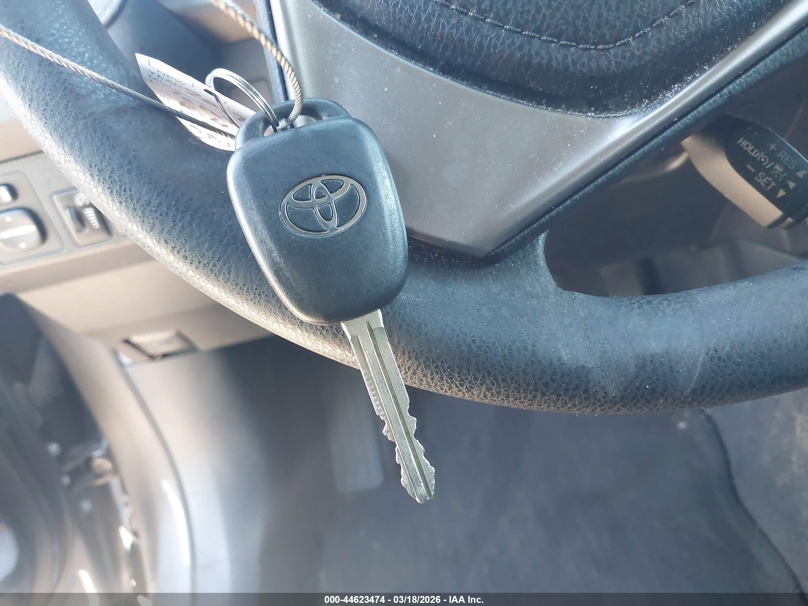 TOYOTA RAV4 image 11