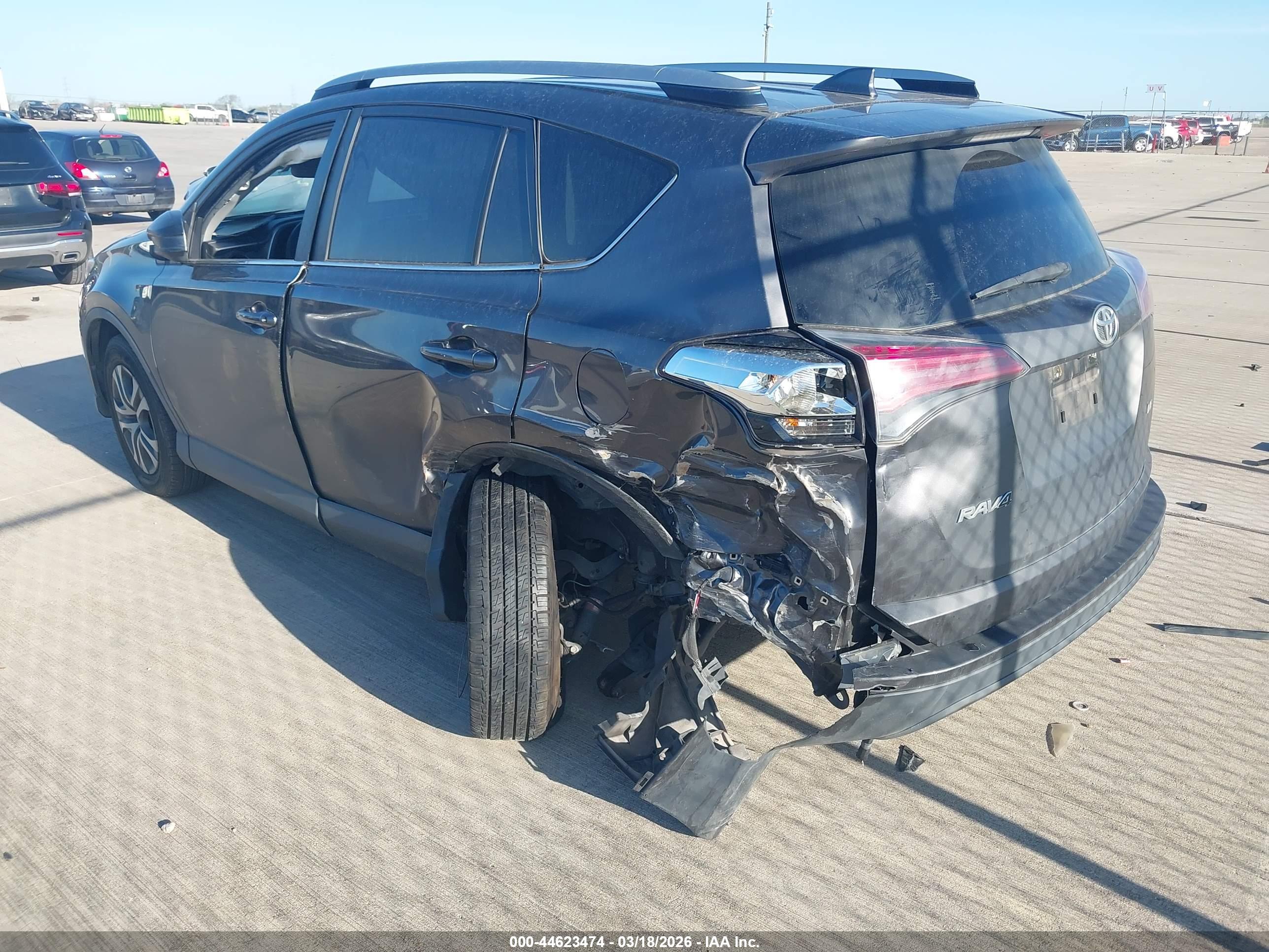 TOYOTA RAV4 image 3