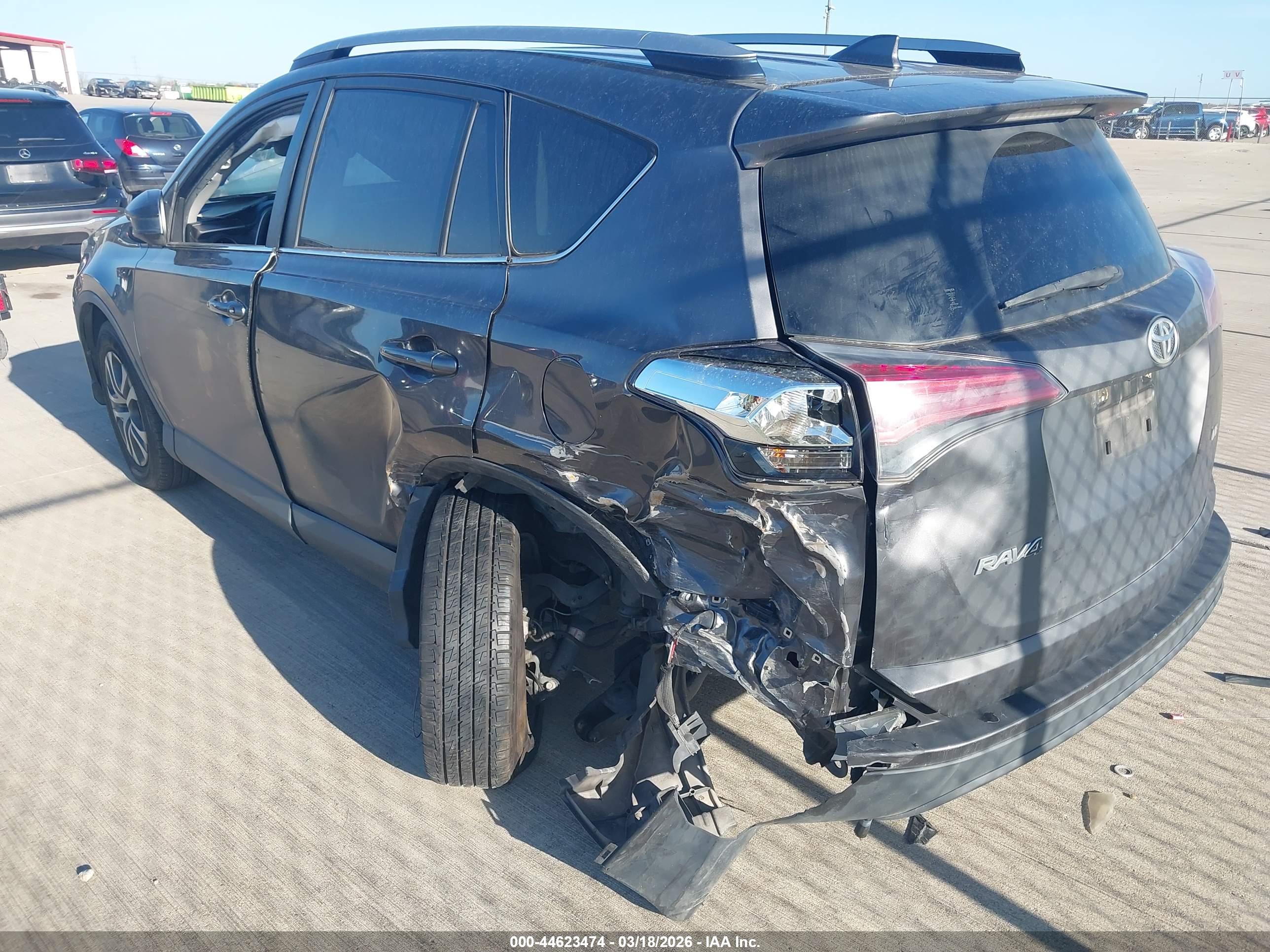 TOYOTA RAV4 image 6