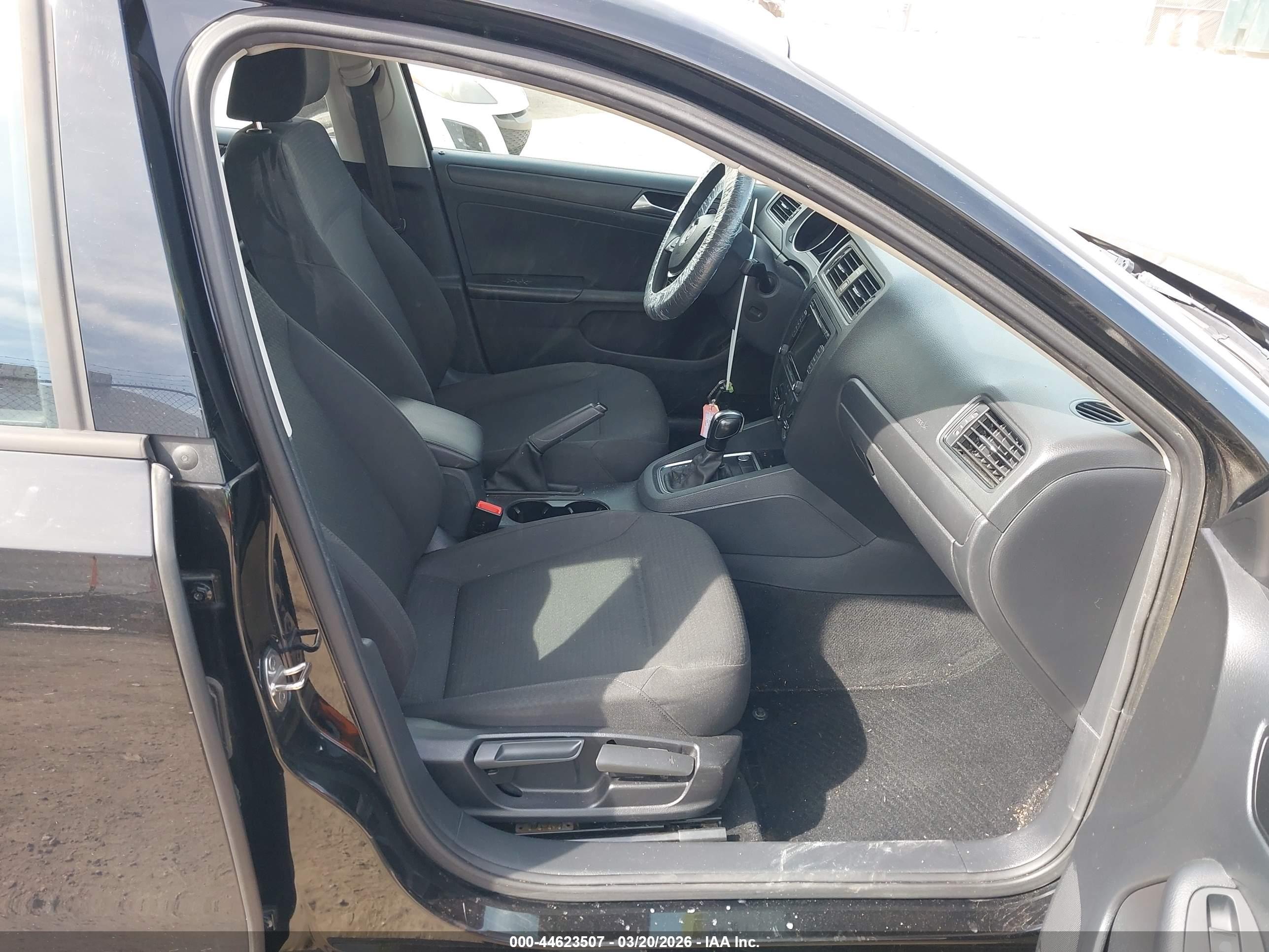 VOLKSWAGEN JETTA image 5