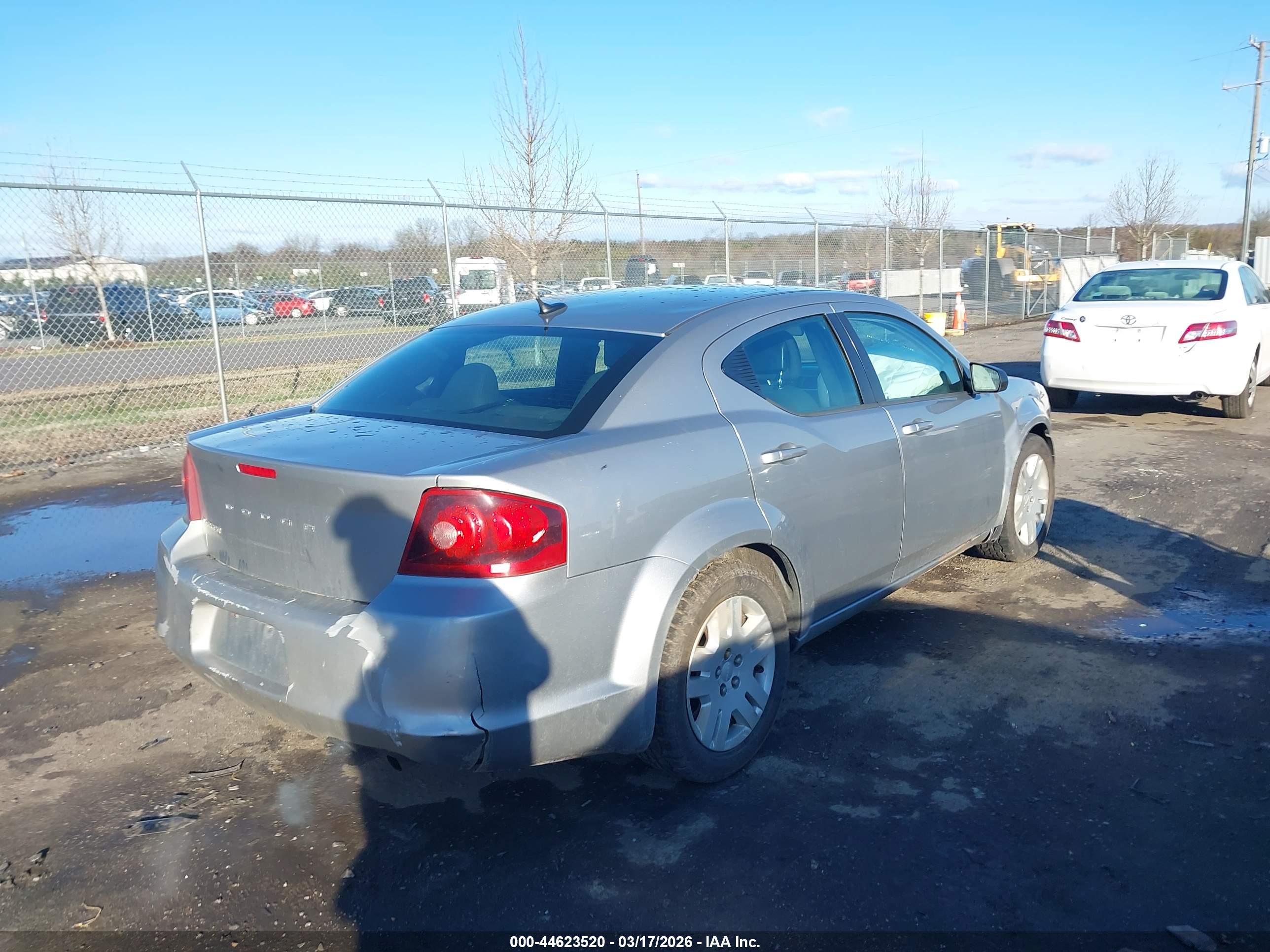 DODGE AVENGER image 4