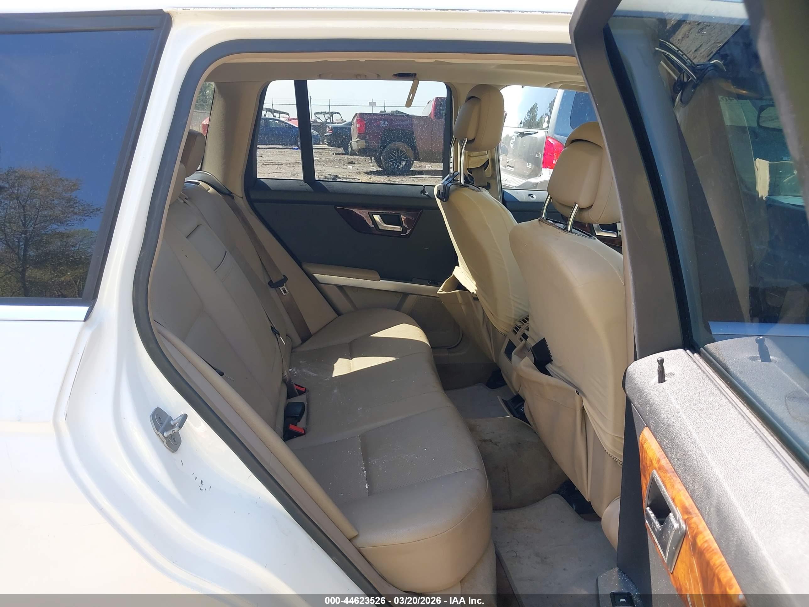 MERCEDES-BENZ GLK image 8