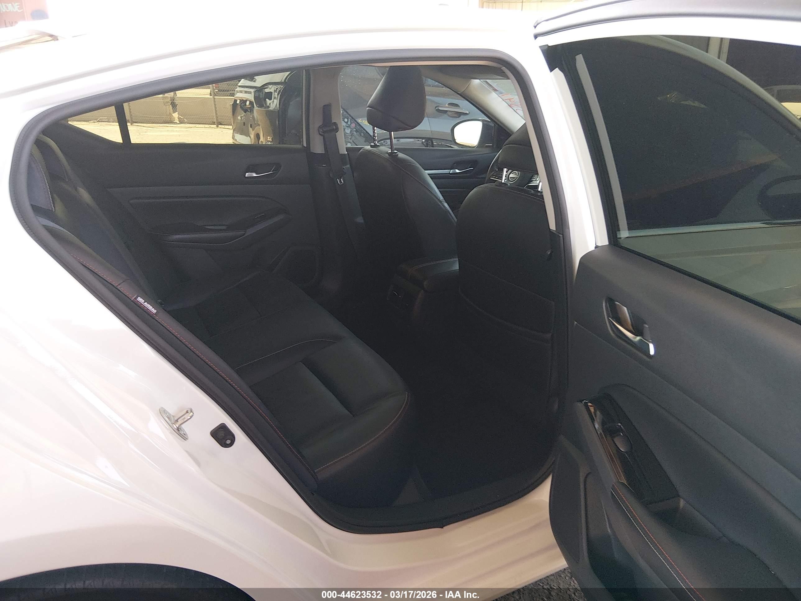 NISSAN ALTIMA image 8