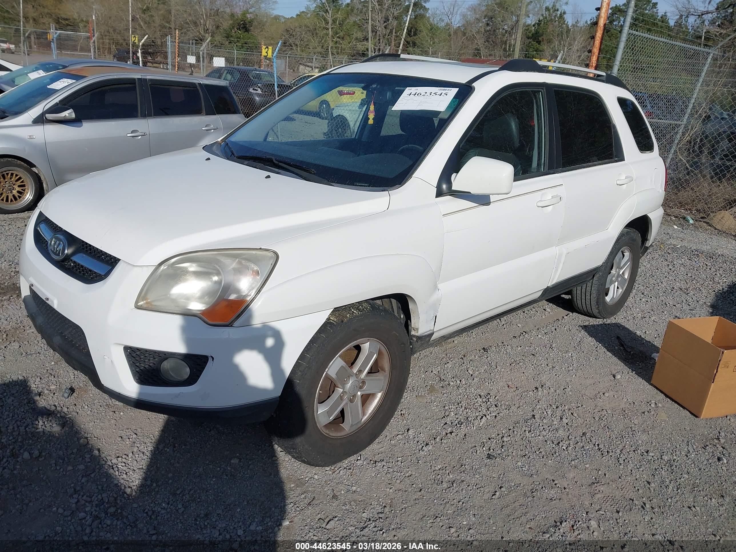 KIA SPORTAGE image 2