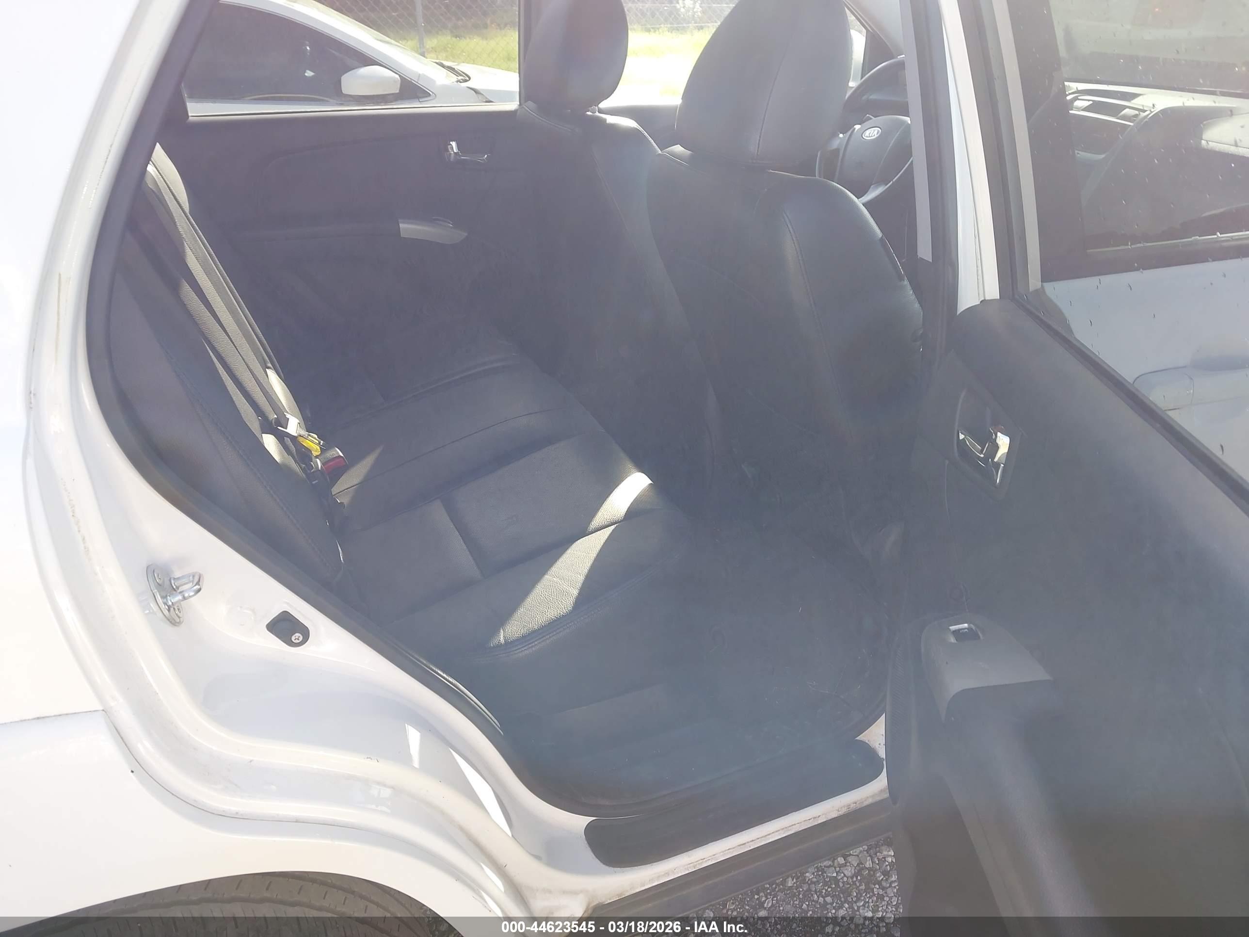 KIA SPORTAGE image 8