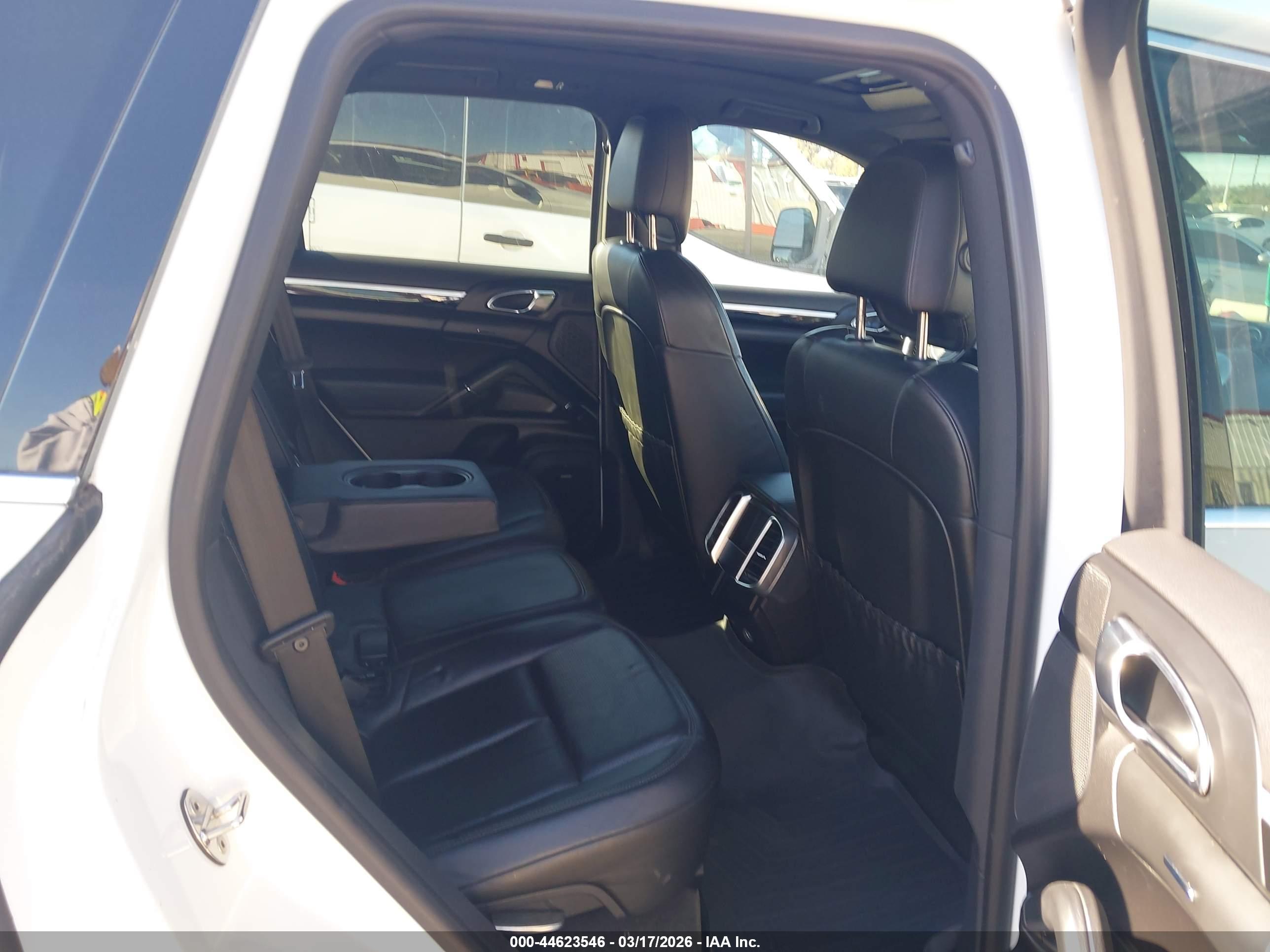 PORSCHE CAYENNE image 8
