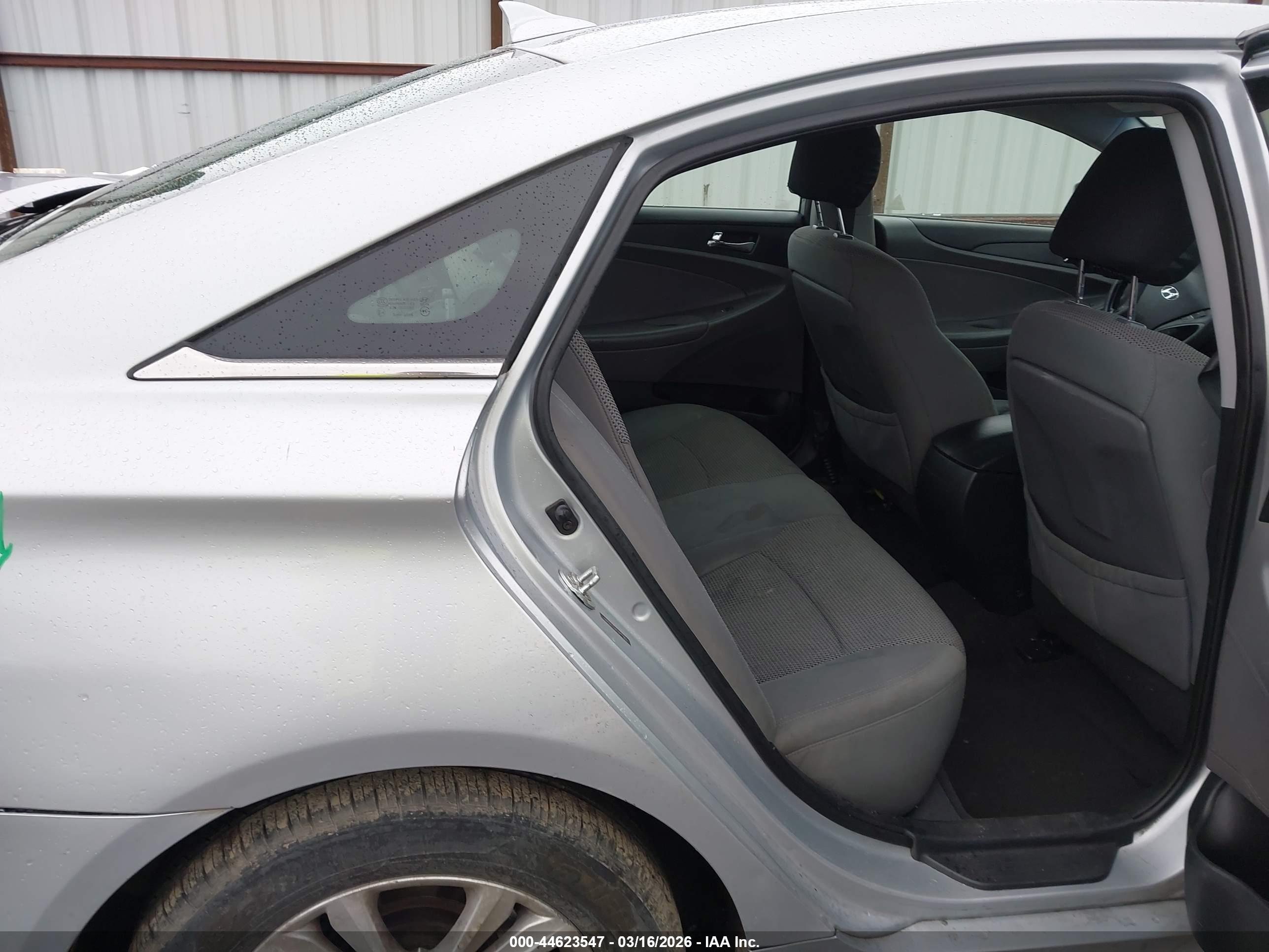 HYUNDAI SONATA image 8