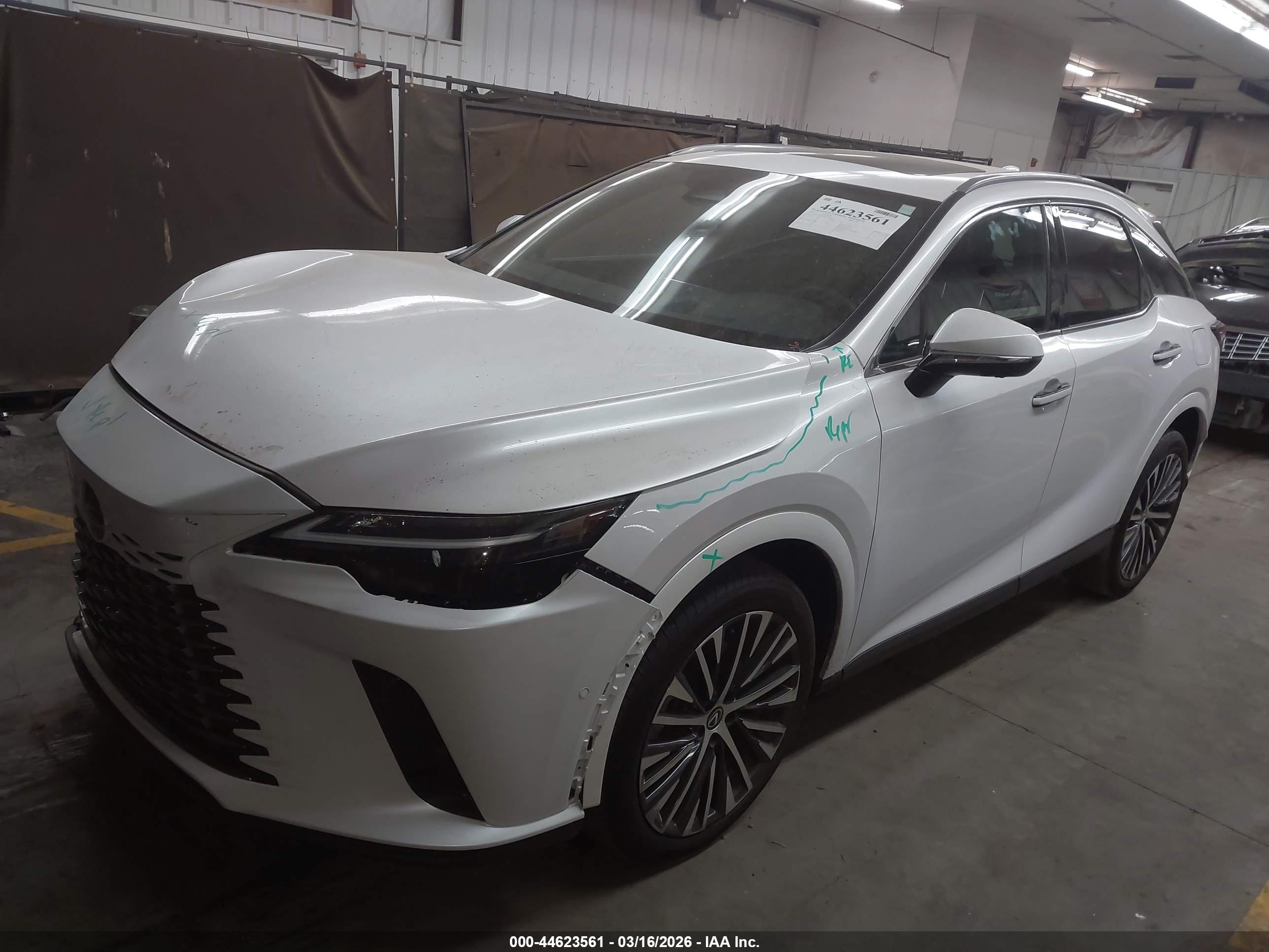 LEXUS RX image 2
