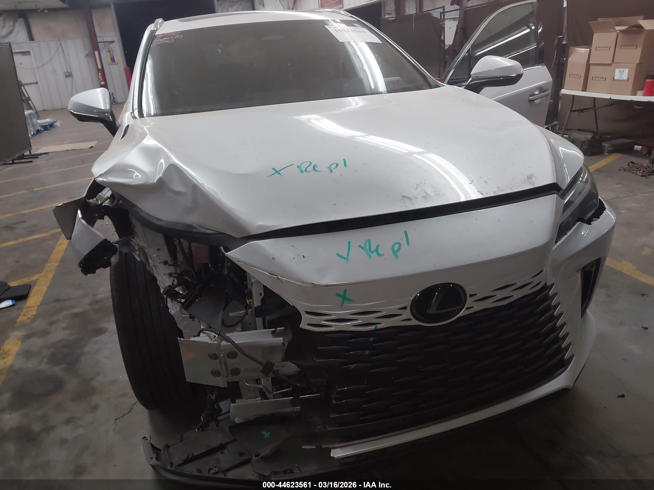 LEXUS RX image 6