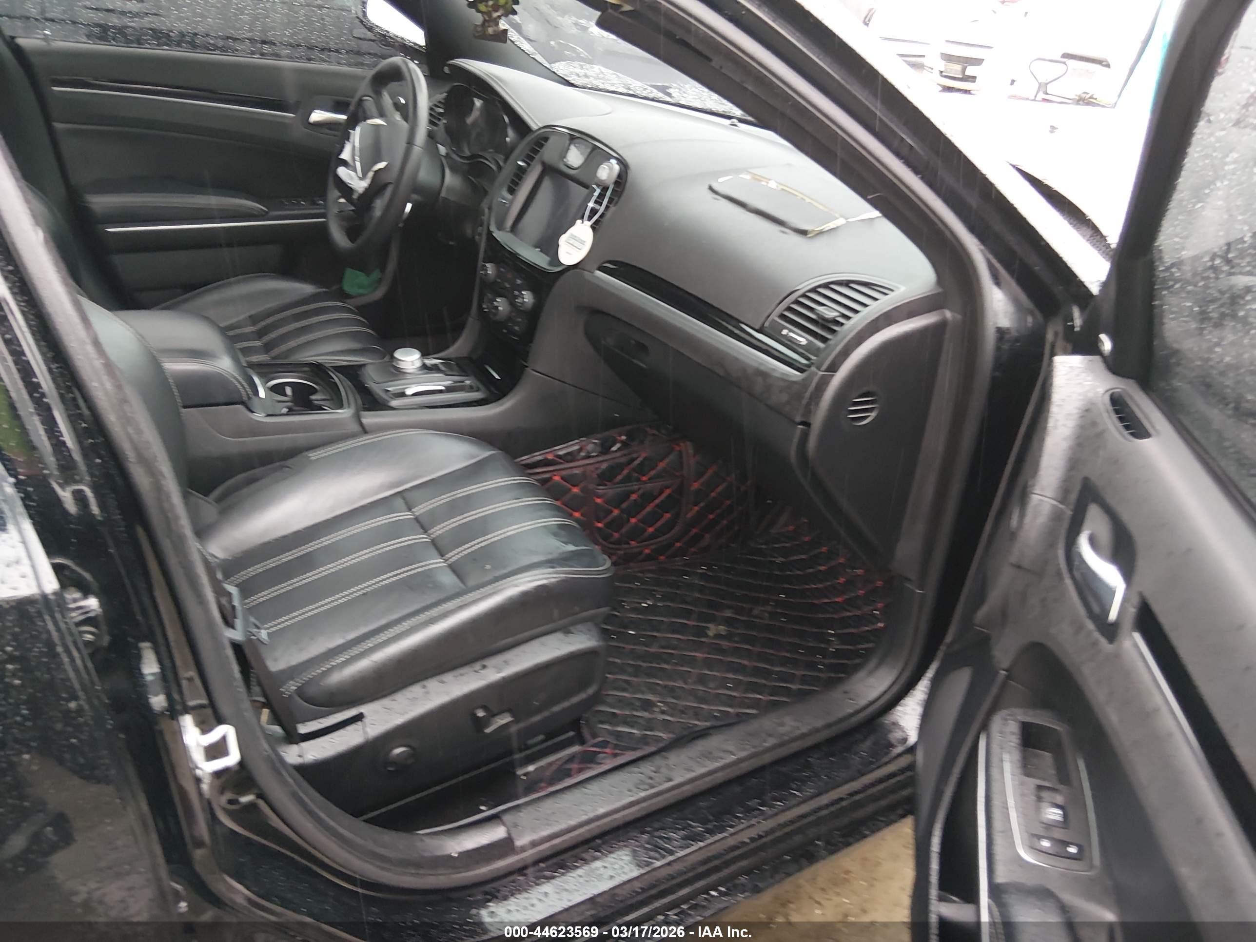 CHRYSLER 300 image 5