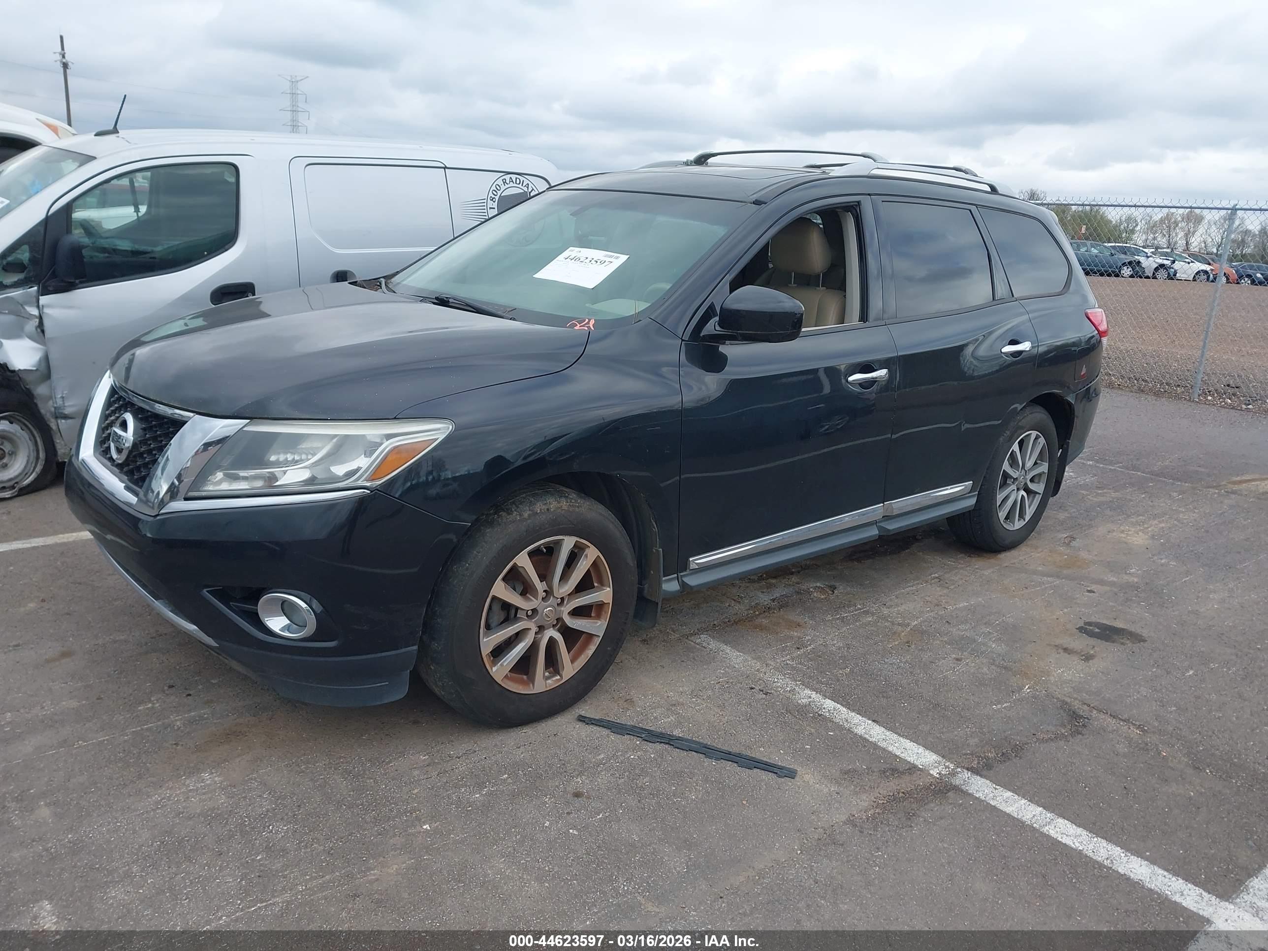 NISSAN PATHFINDER image 2