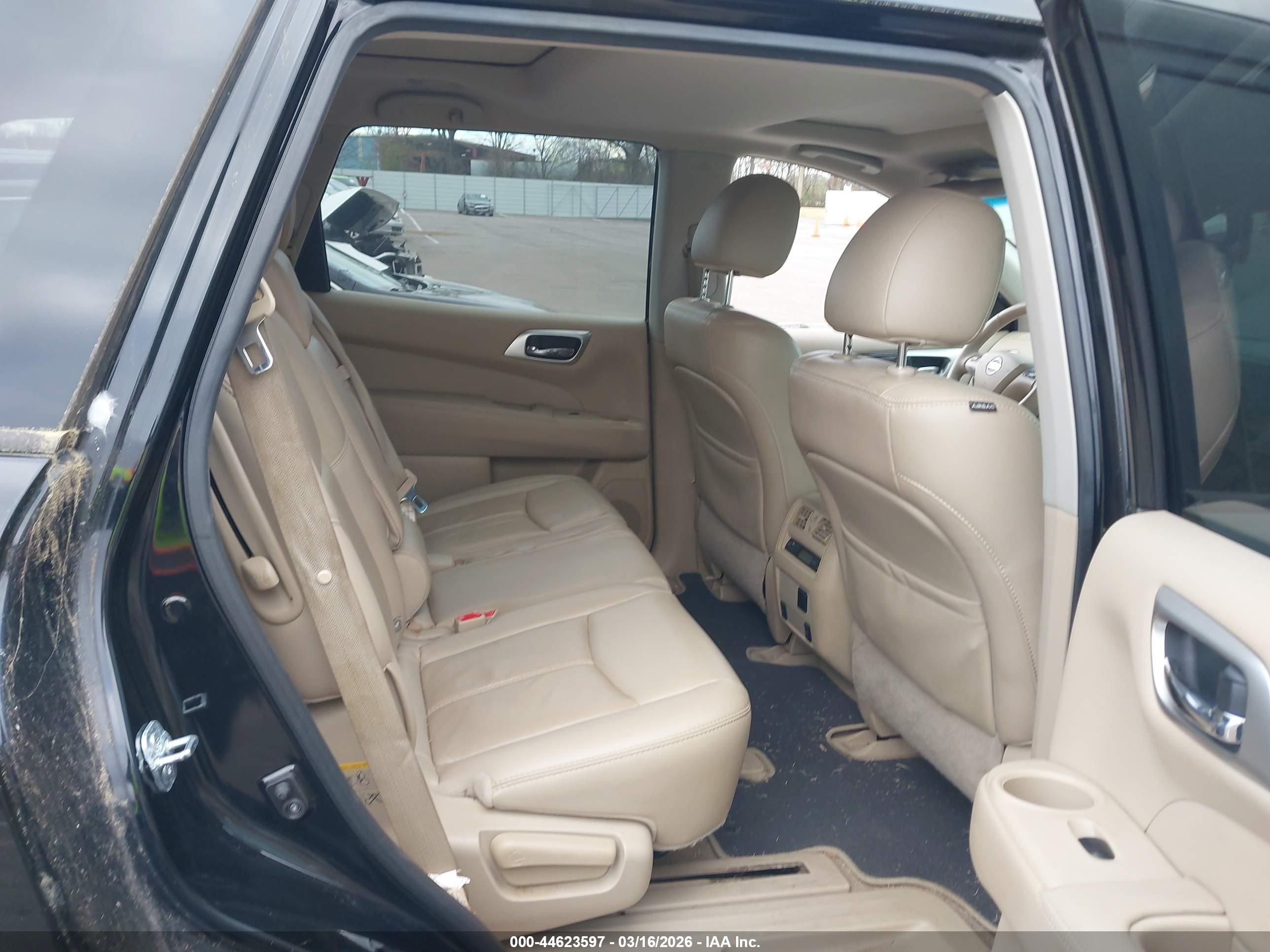NISSAN PATHFINDER image 8