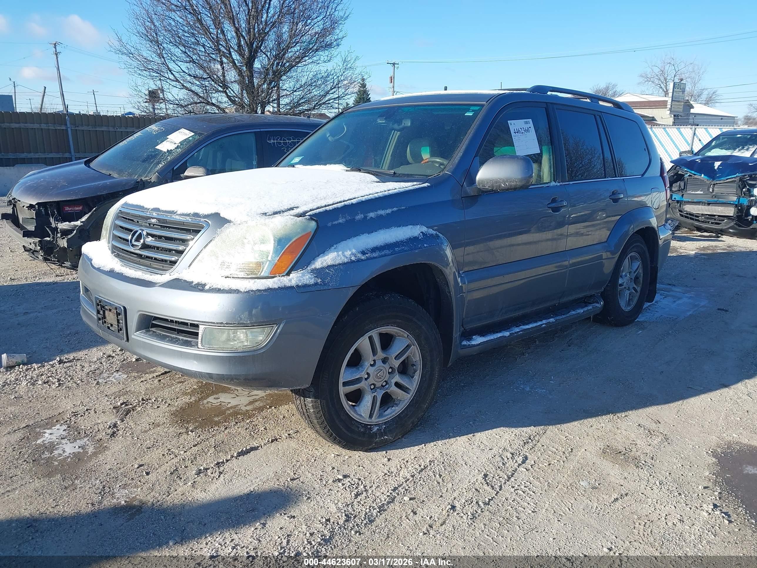 LEXUS GX image 2