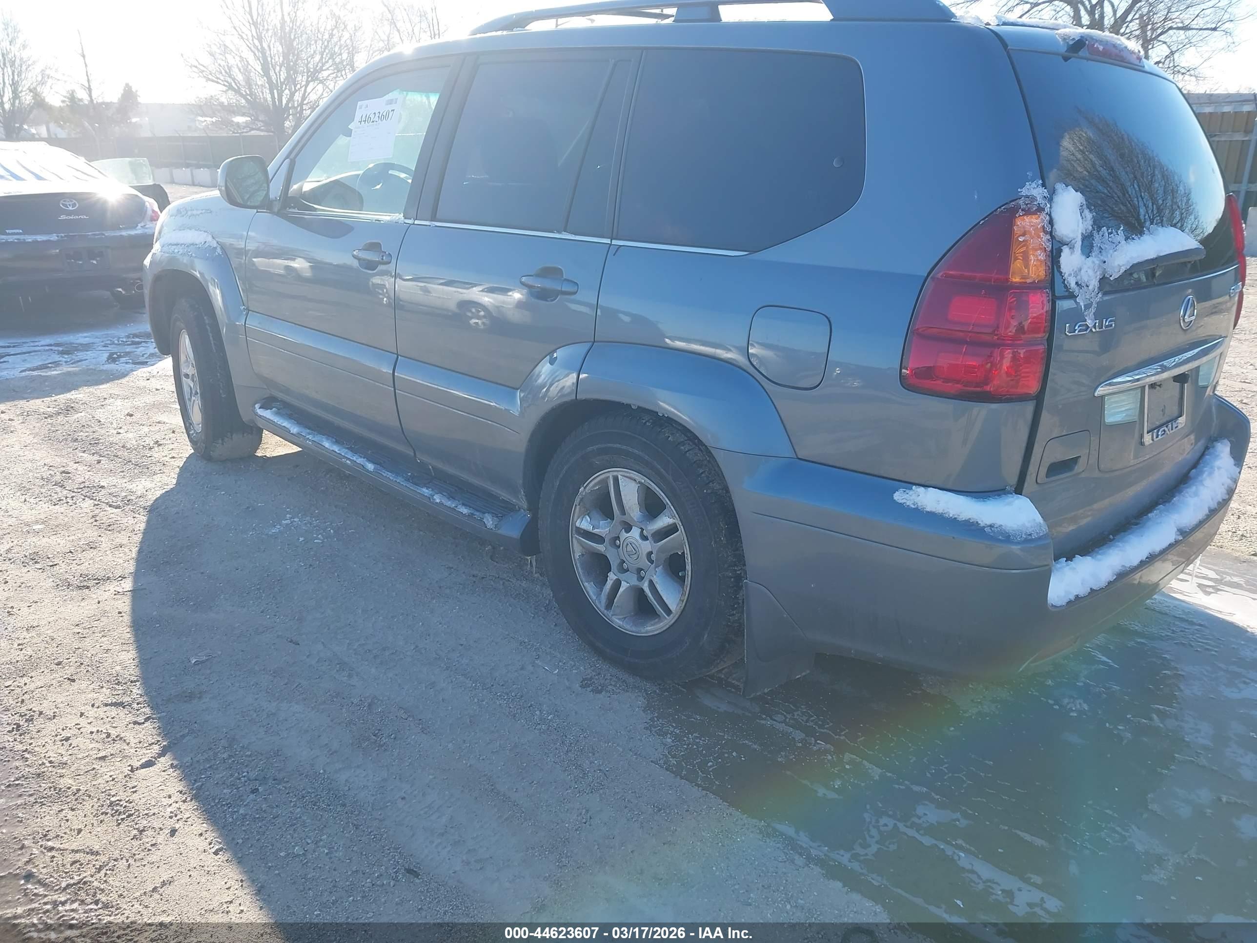 LEXUS GX image 3