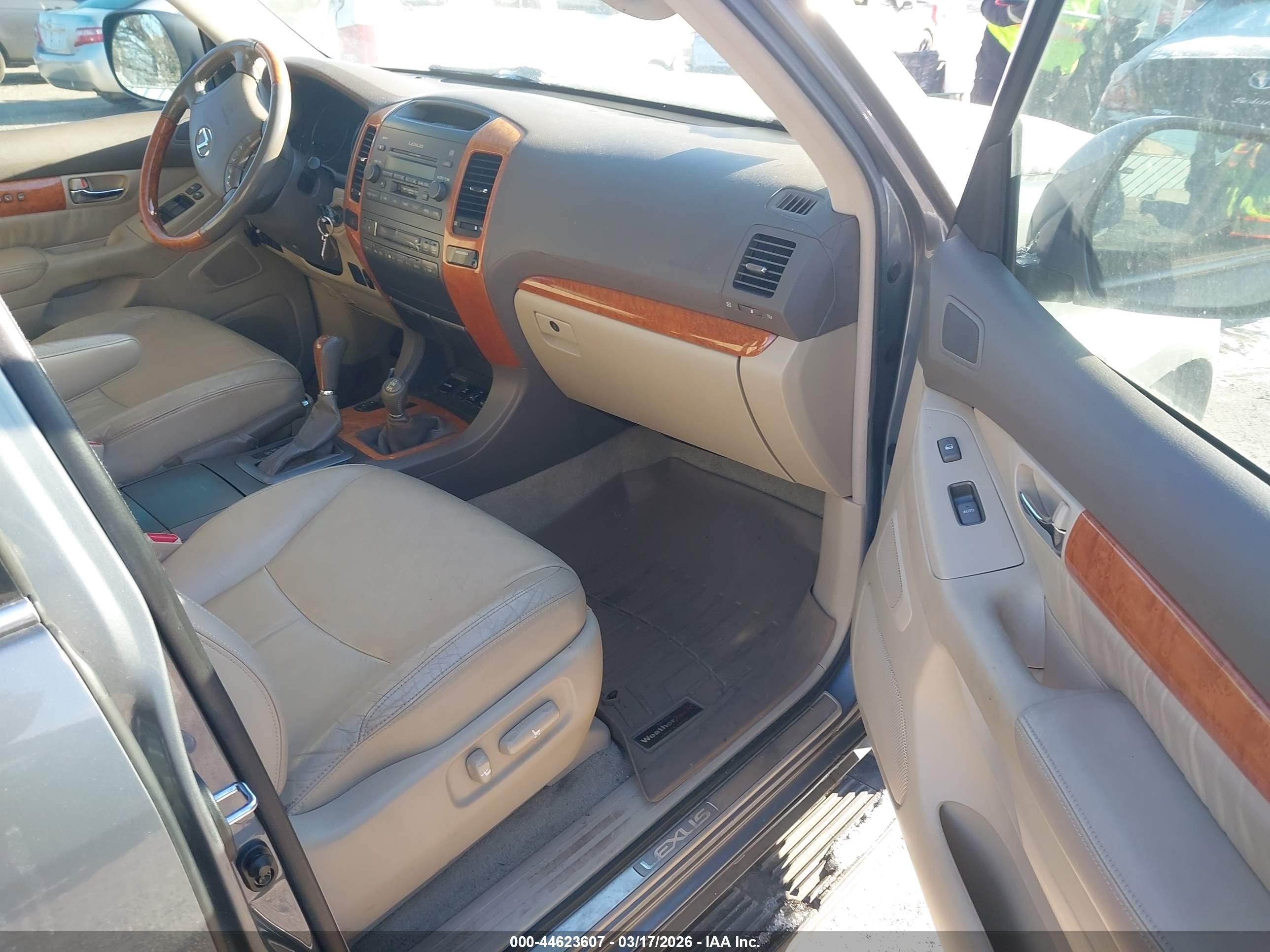 LEXUS GX image 5