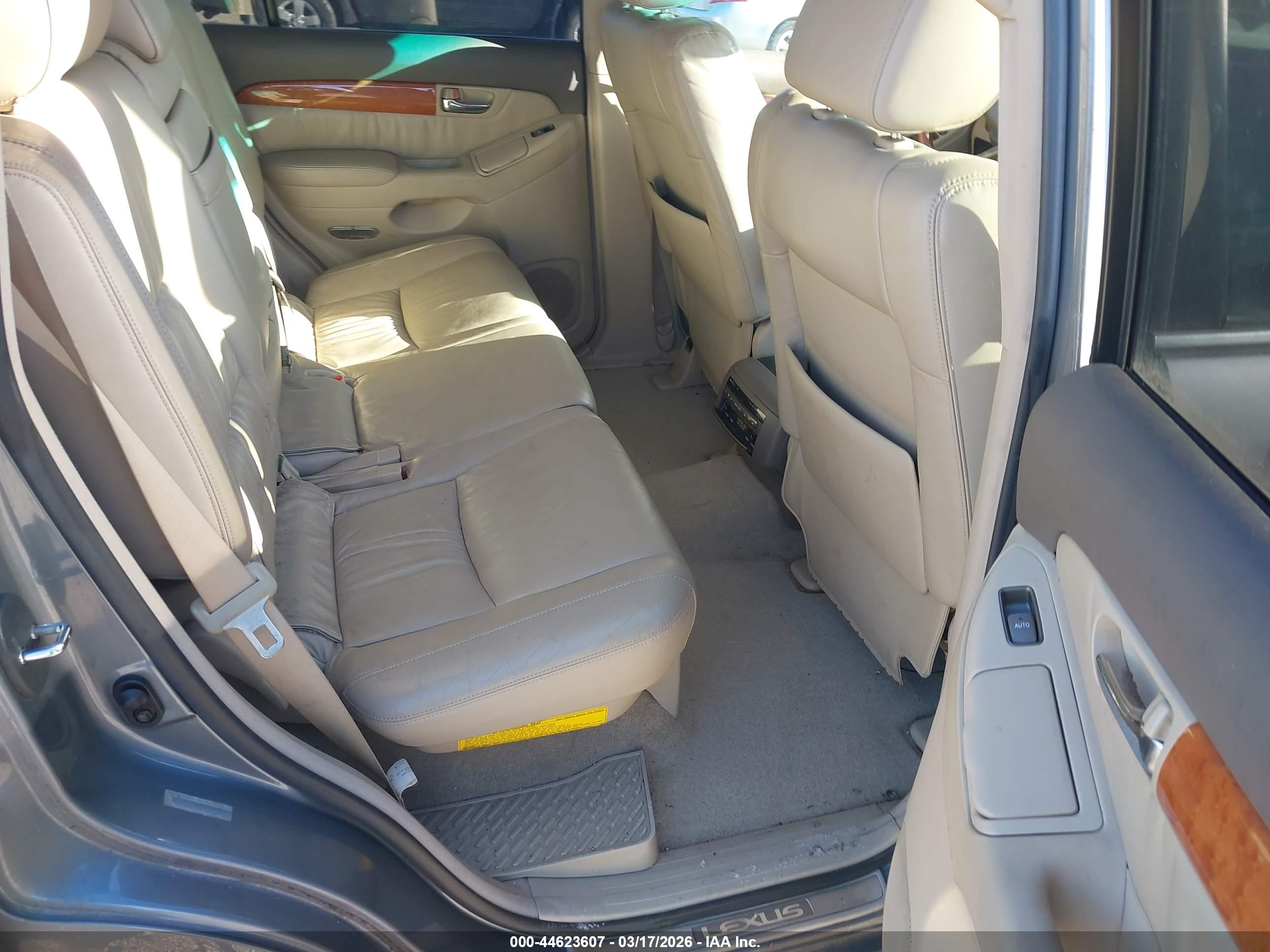 LEXUS GX image 8