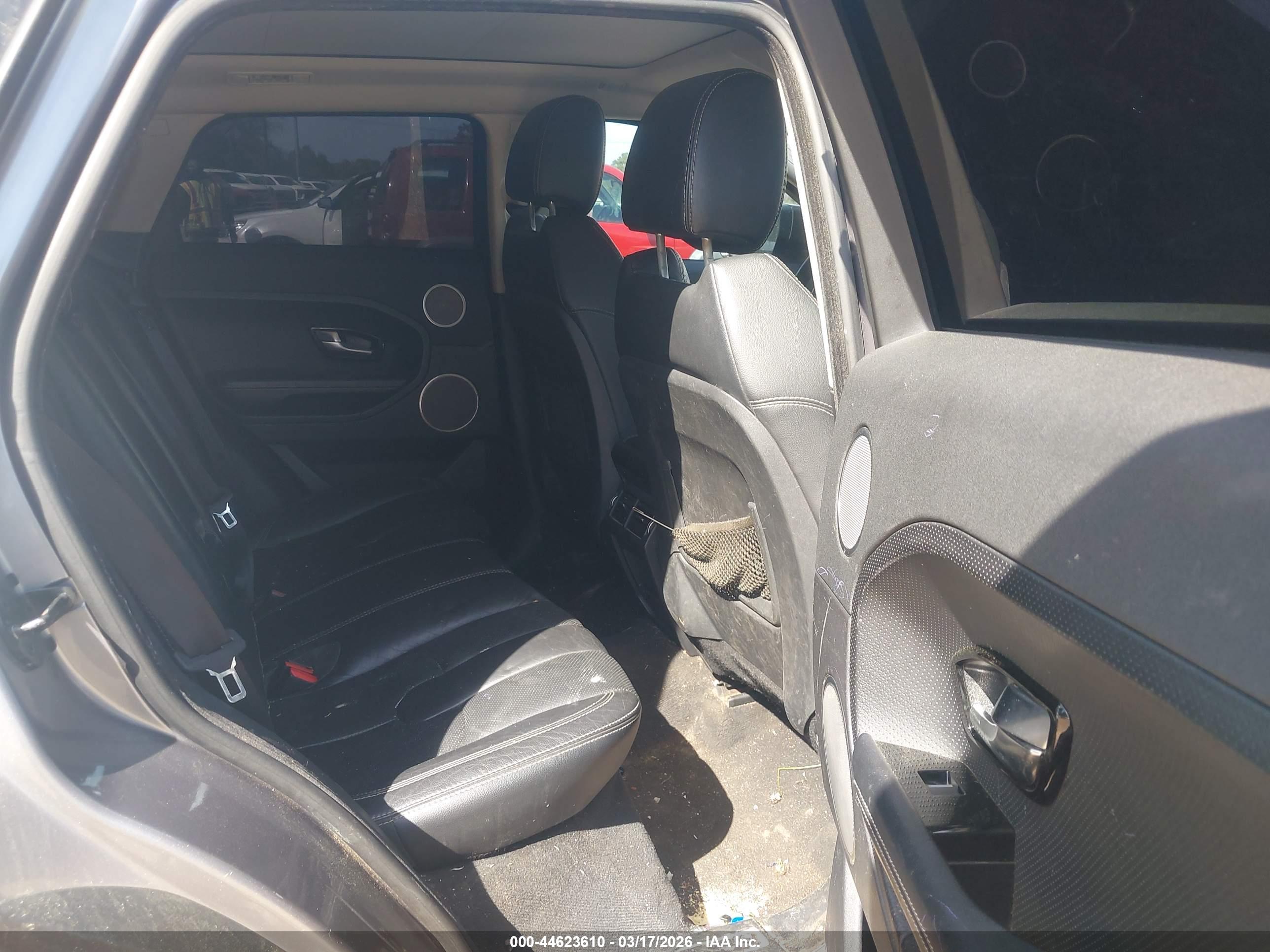 LAND ROVER image 8
