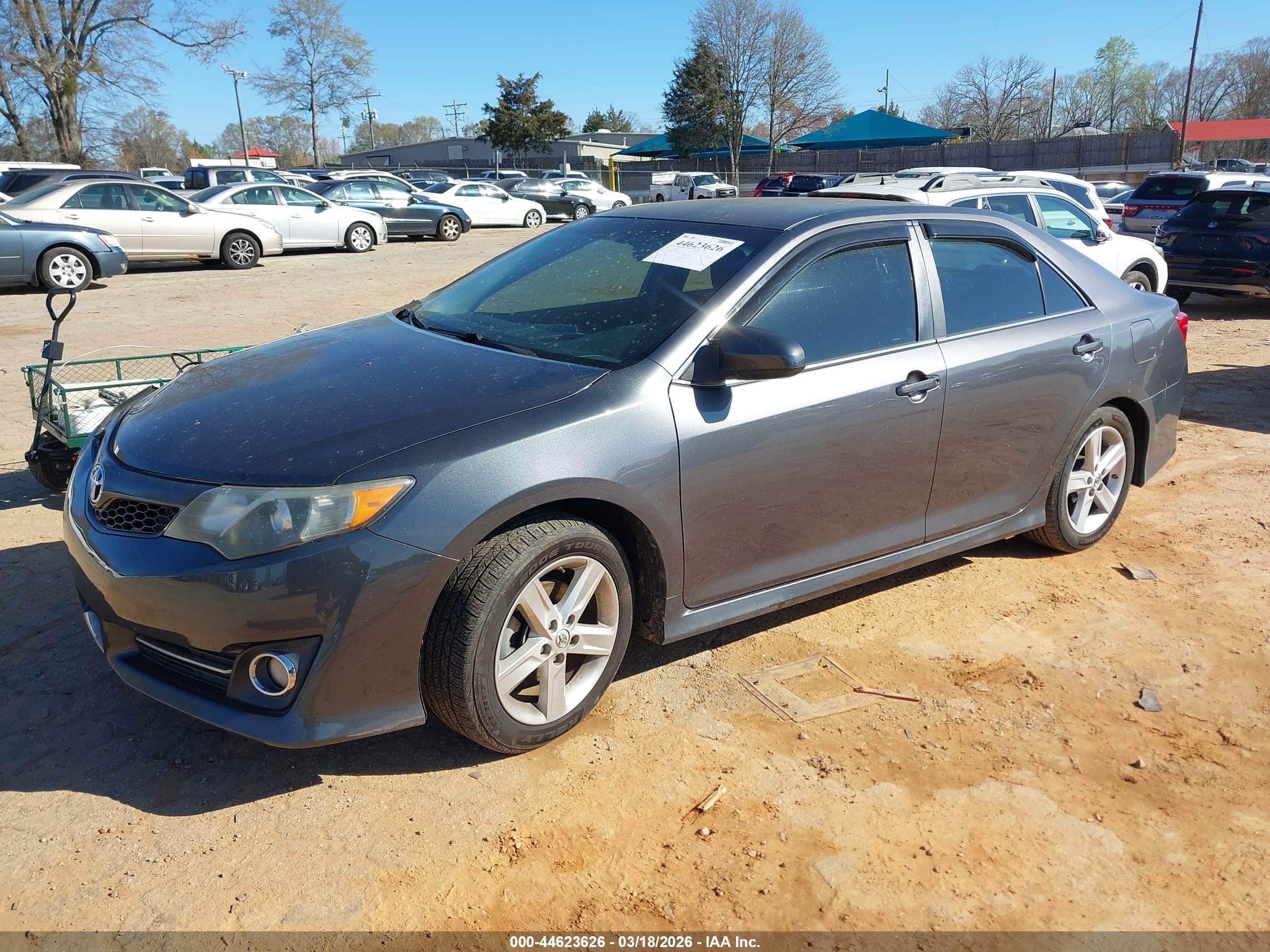 TOYOTA CAMRY image 2