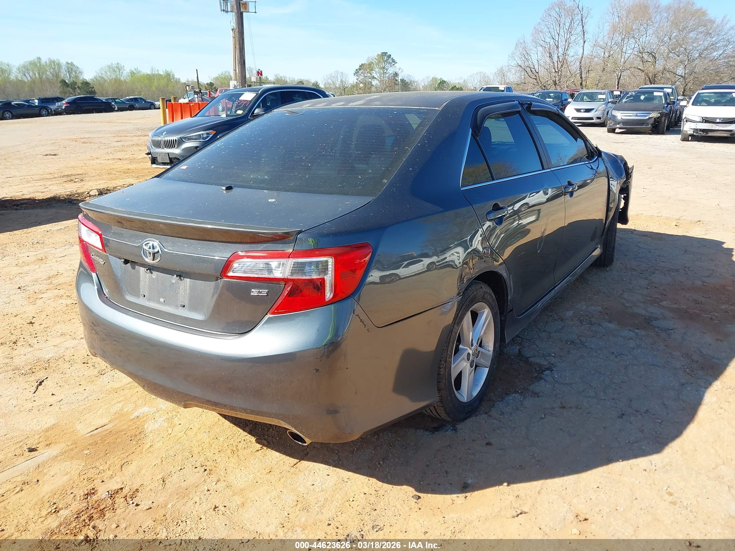 TOYOTA CAMRY image 4