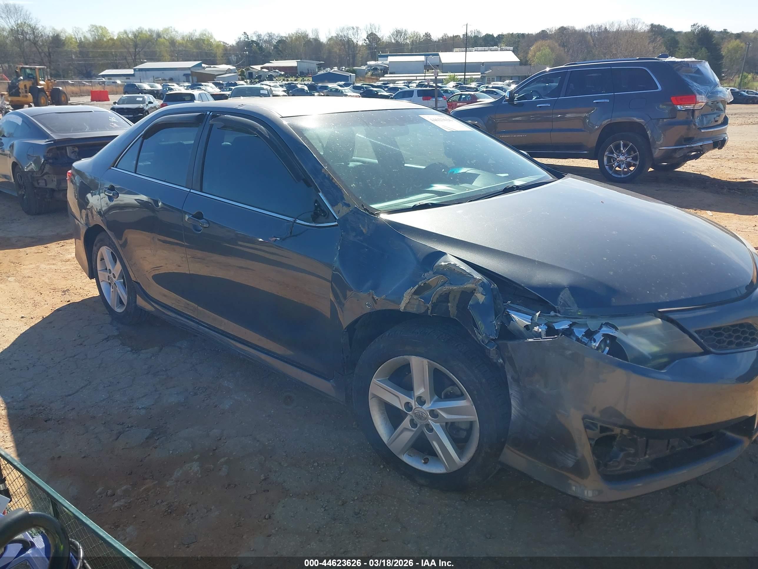 TOYOTA CAMRY image 6