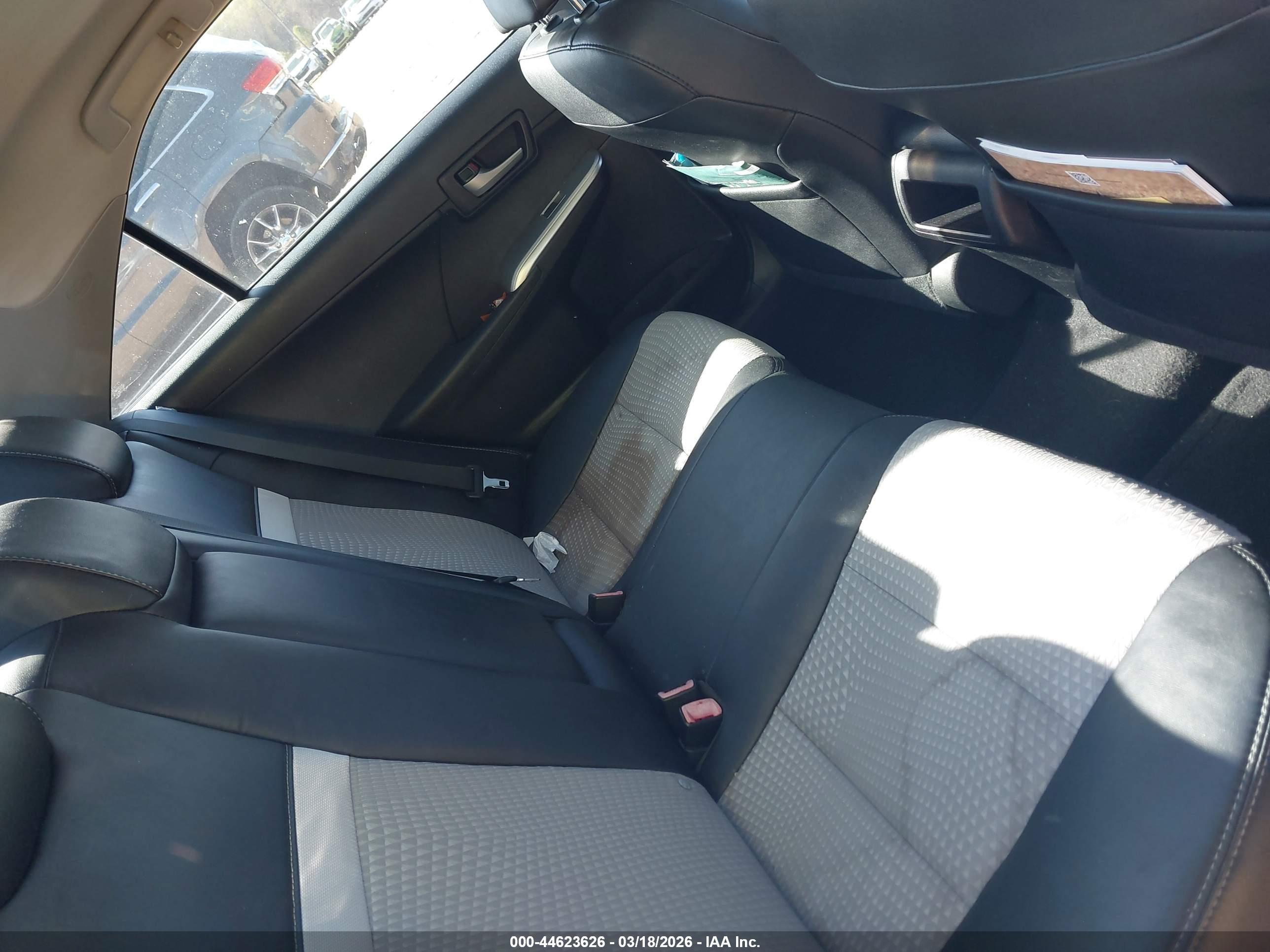 TOYOTA CAMRY image 8