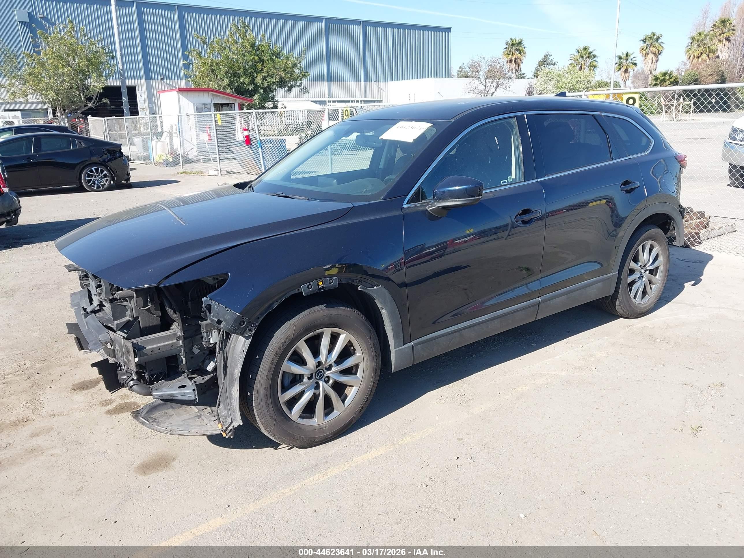 MAZDA CX-9 image 2