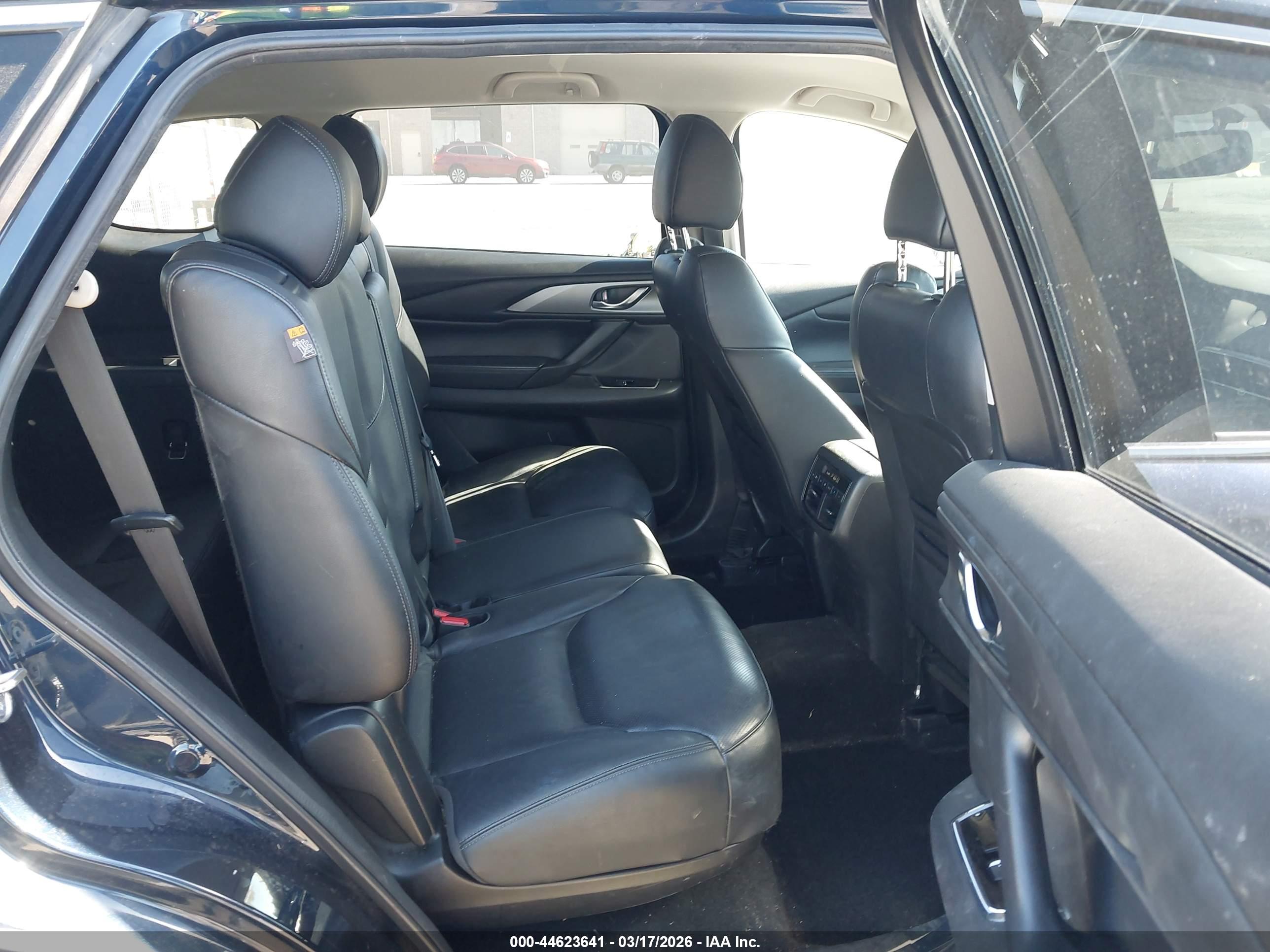 MAZDA CX-9 image 8