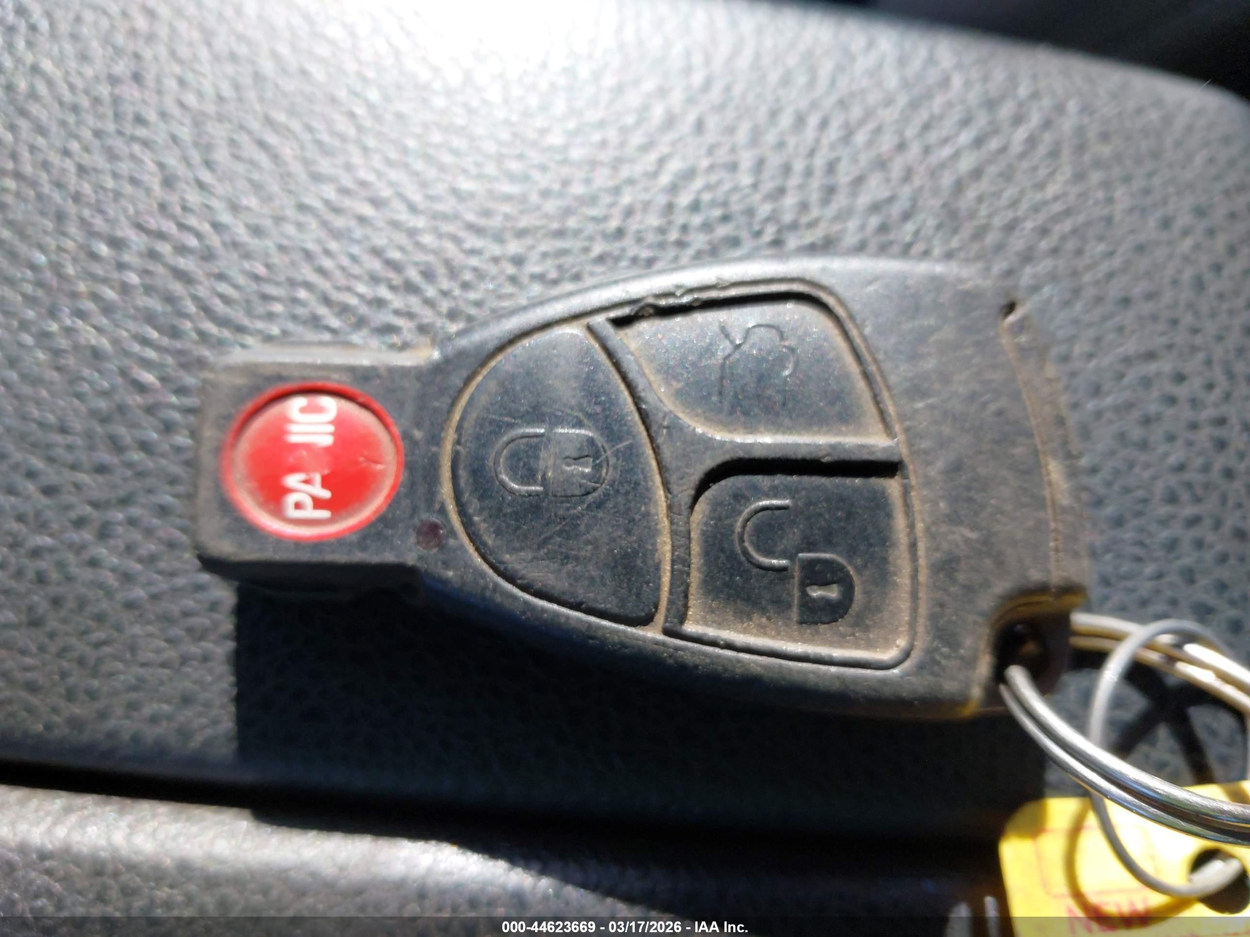 MERCEDES-BENZ C image 11