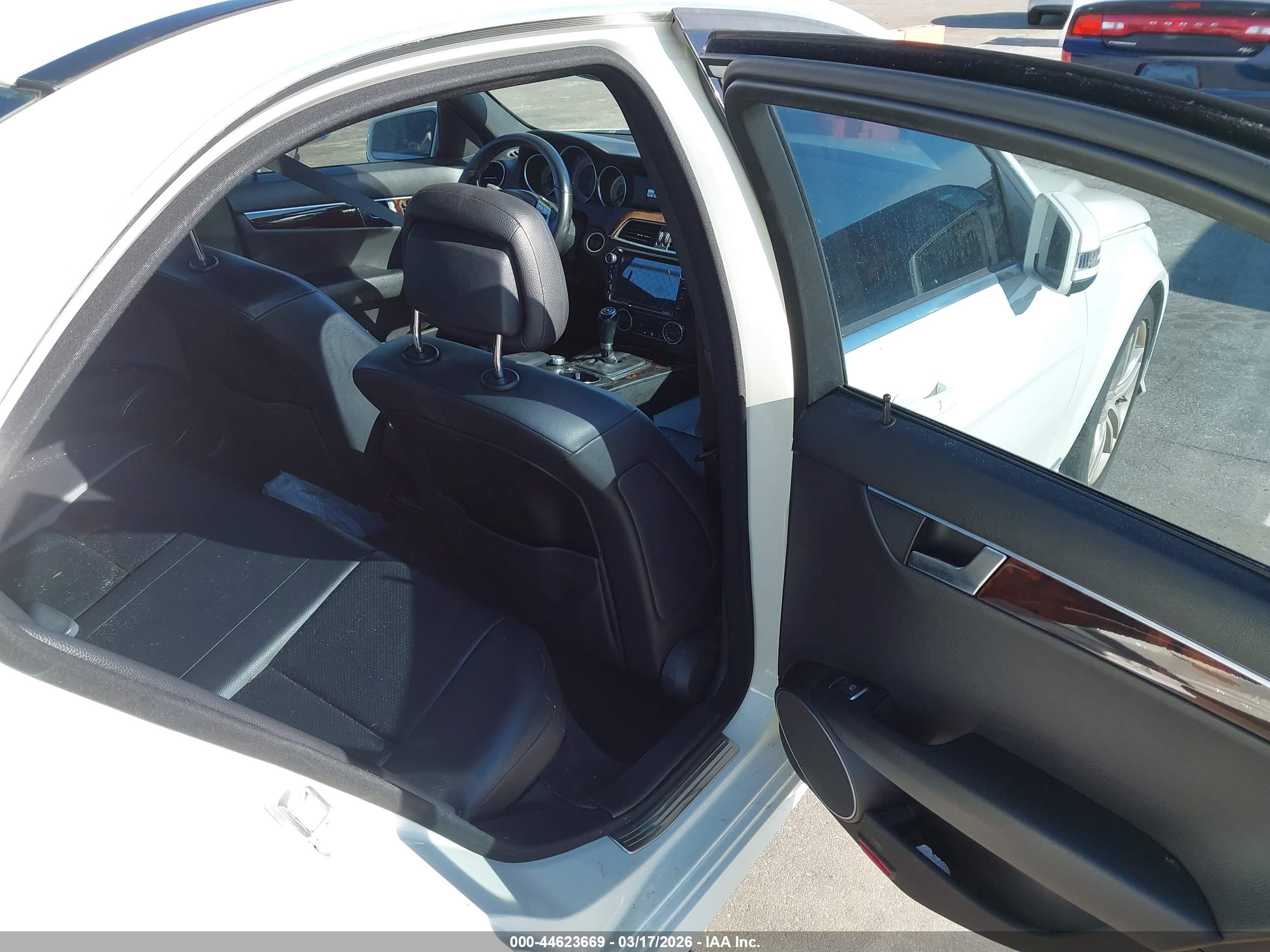 MERCEDES-BENZ C image 8