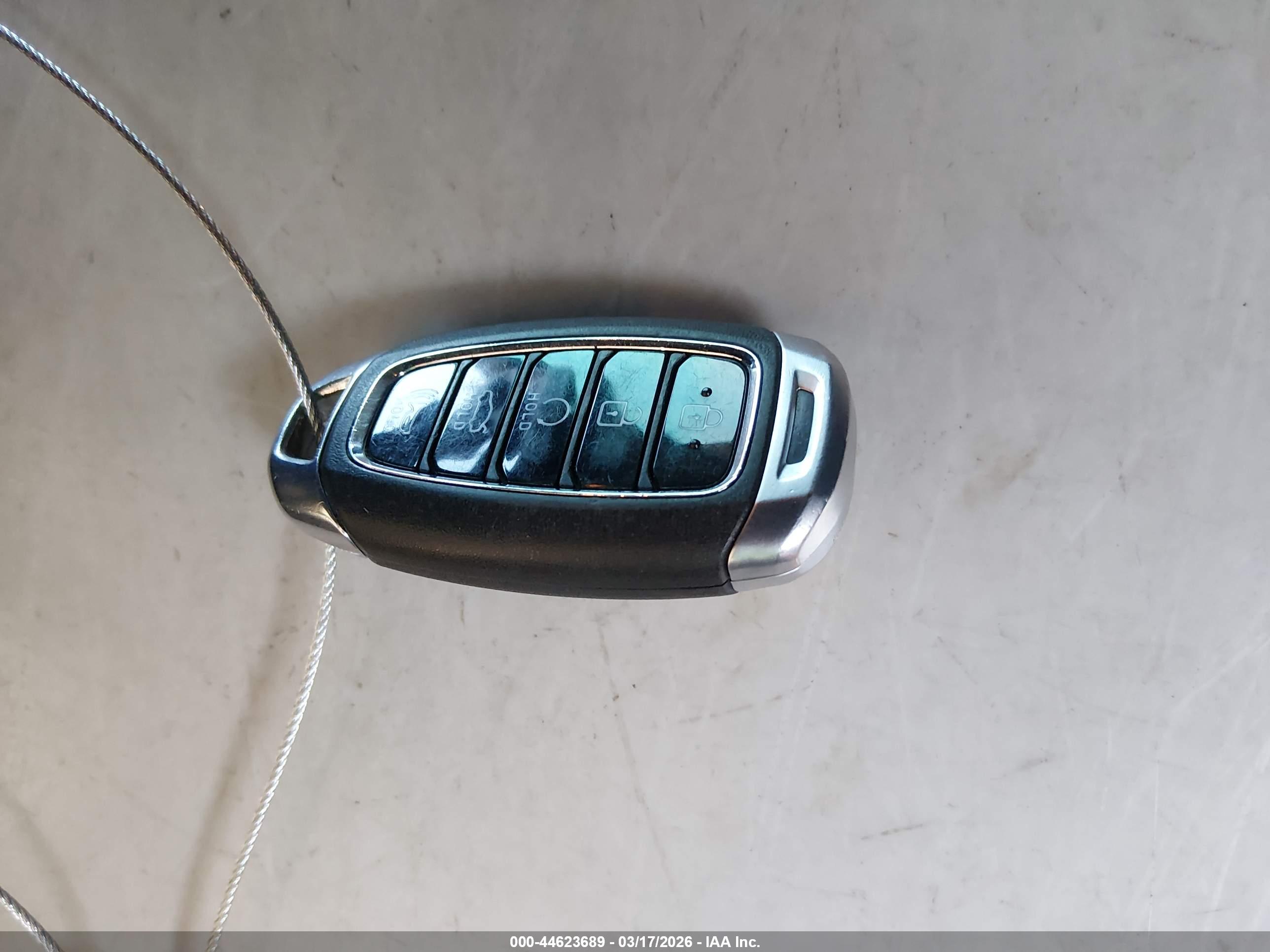 HYUNDAI ELANTRA image 11