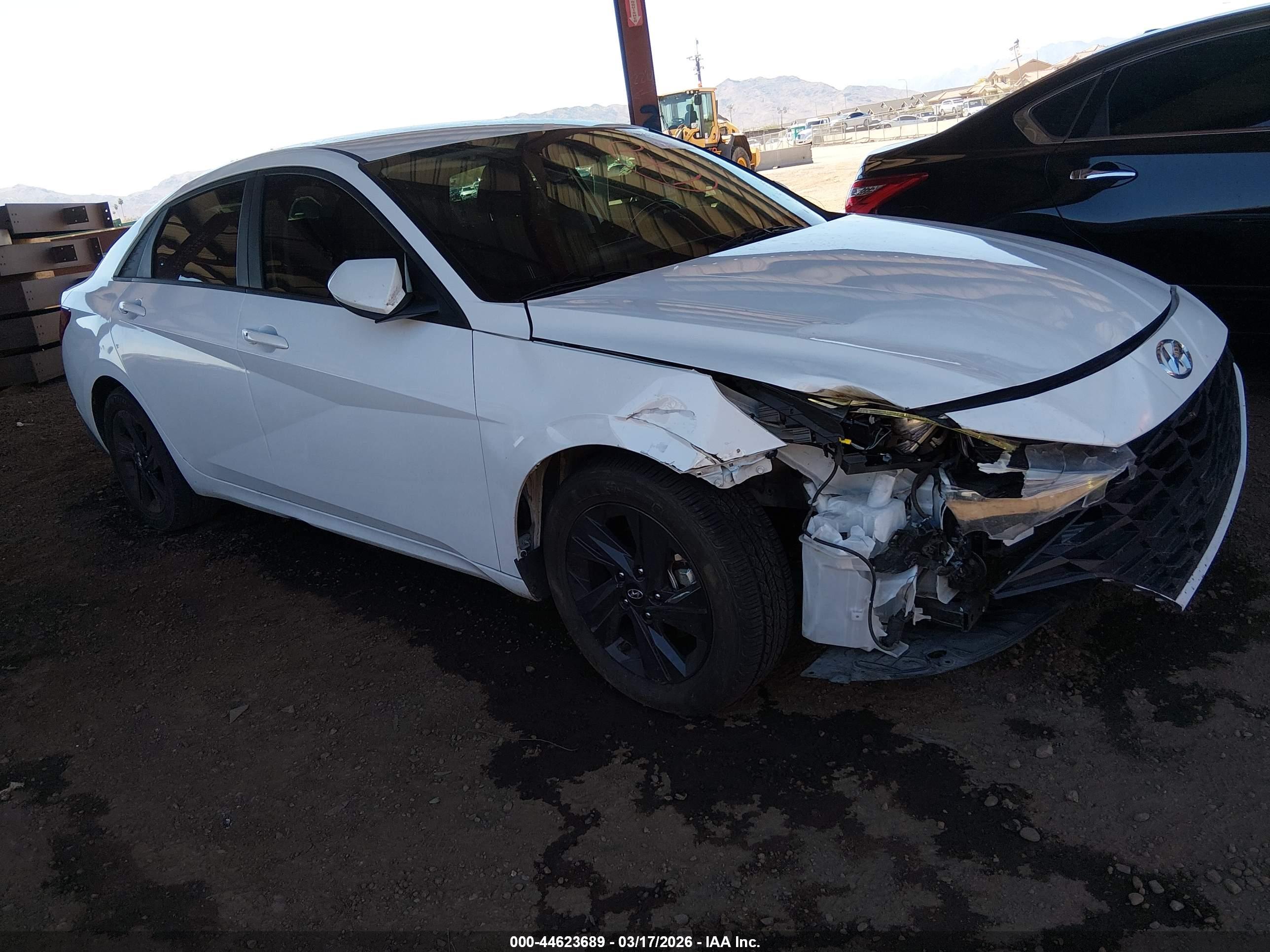 HYUNDAI ELANTRA image 6