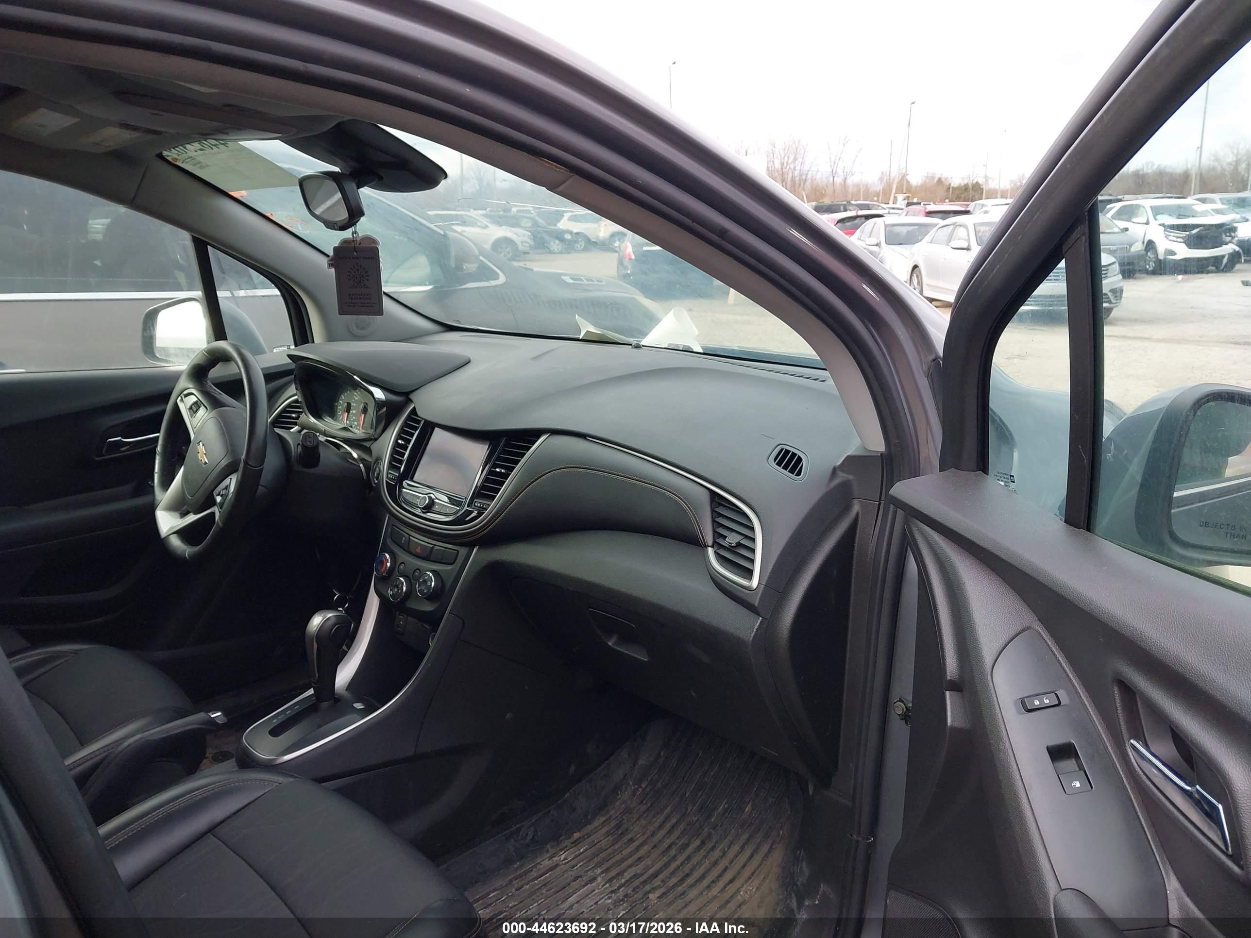 CHEVROLET TRAX image 5