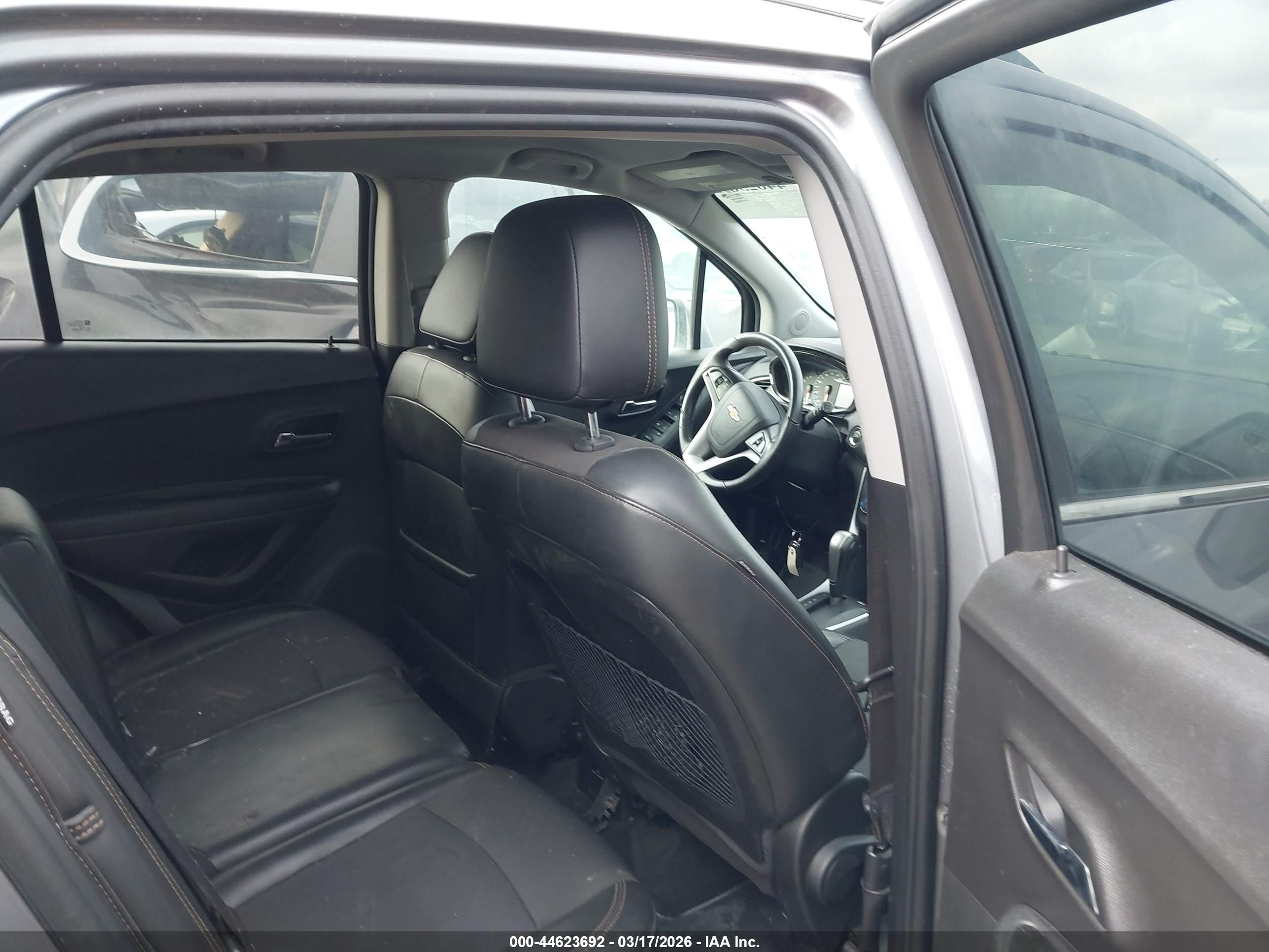 CHEVROLET TRAX image 8