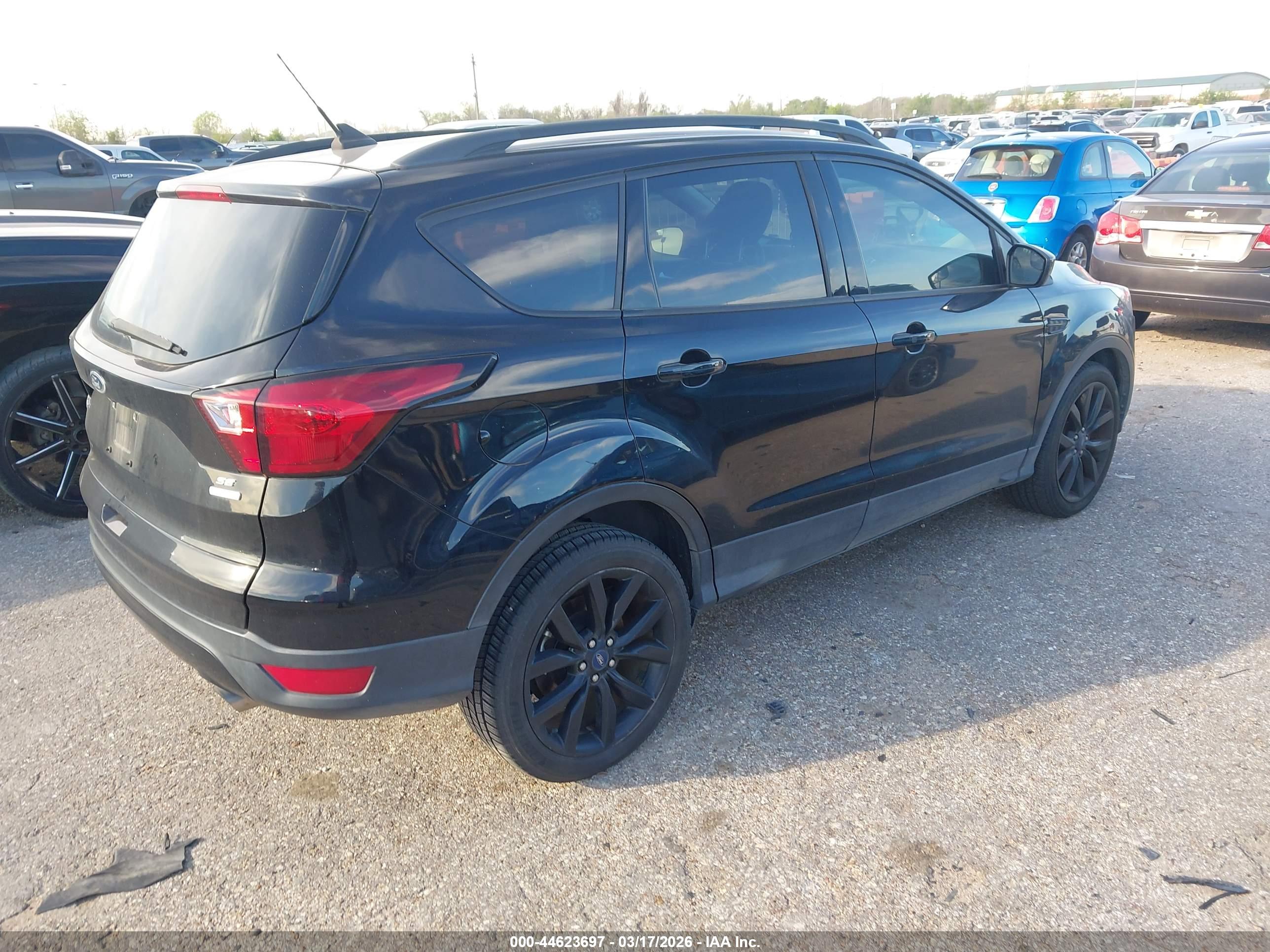 FORD ESCAPE image 4