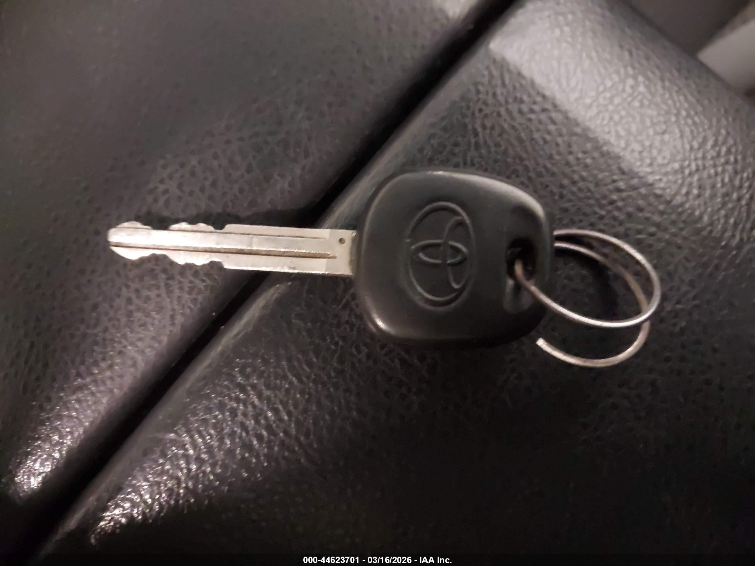 TOYOTA 4RUNNER image 11