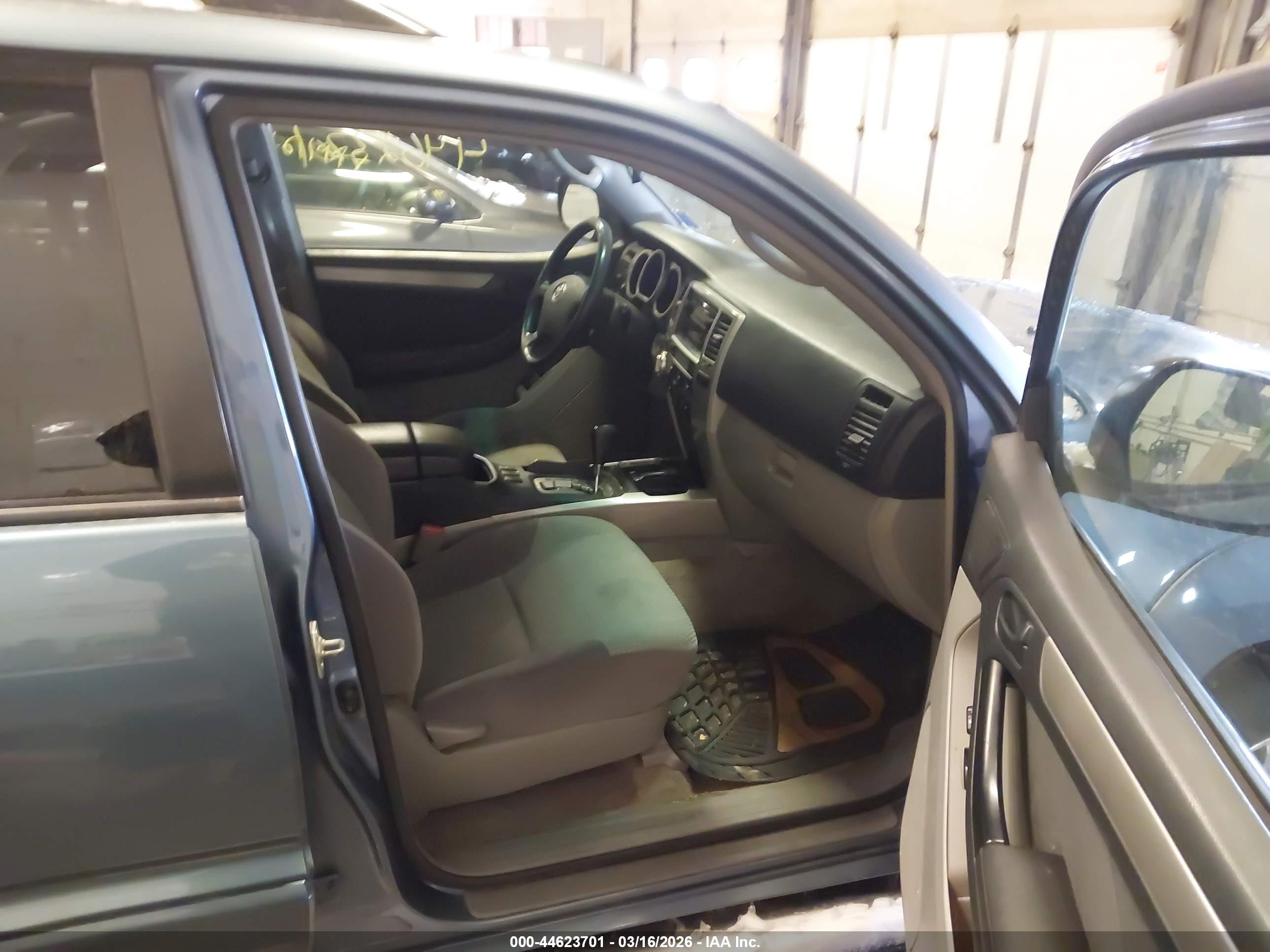 TOYOTA 4RUNNER image 5