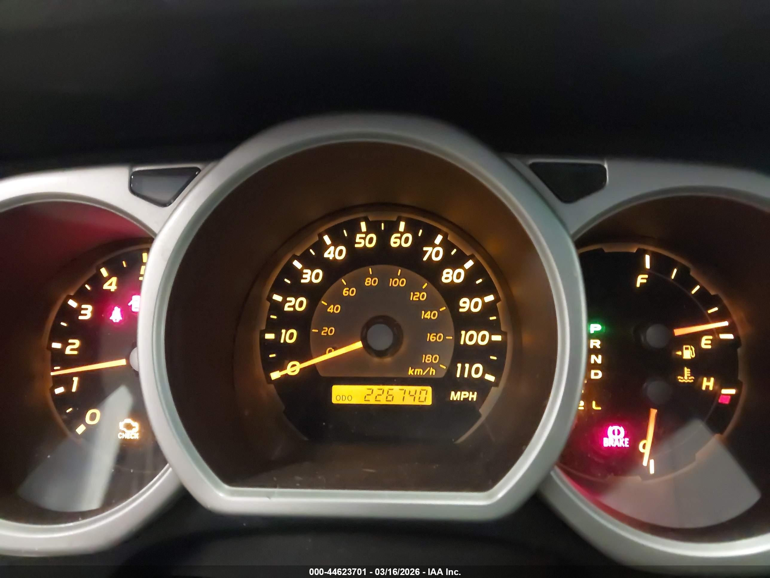 TOYOTA 4RUNNER image 7