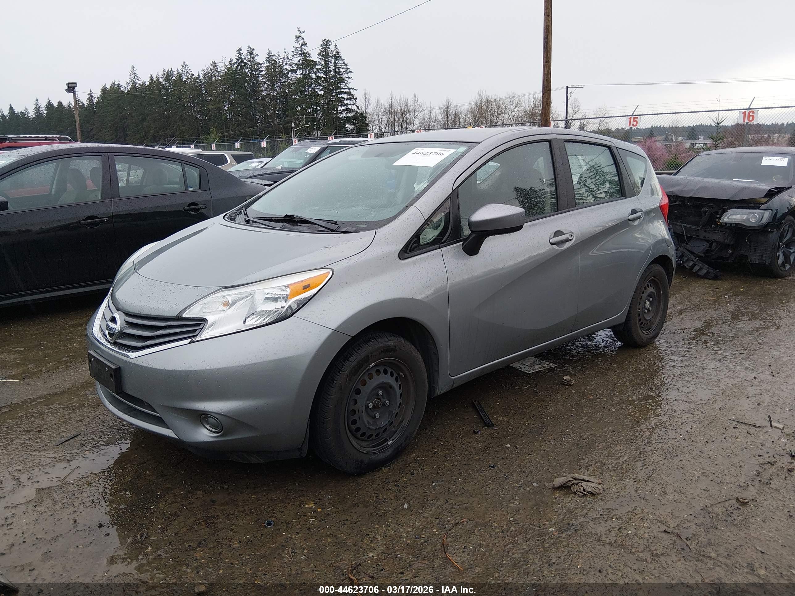 NISSAN VERSA image 2