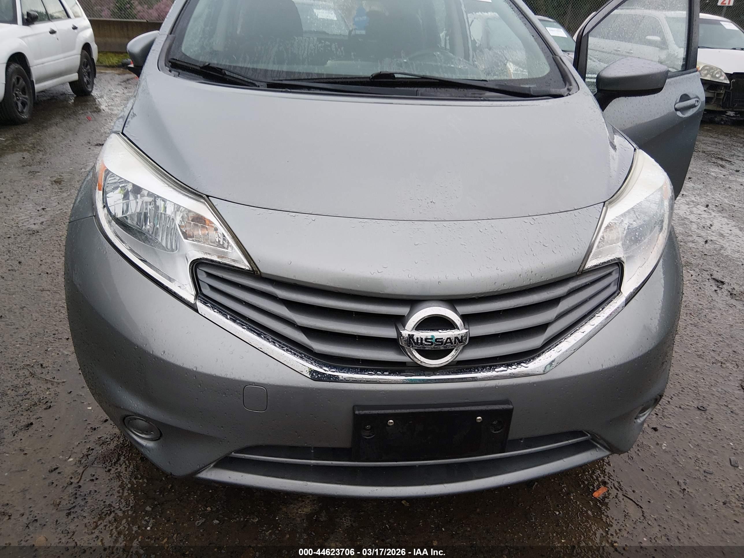 NISSAN VERSA image 6