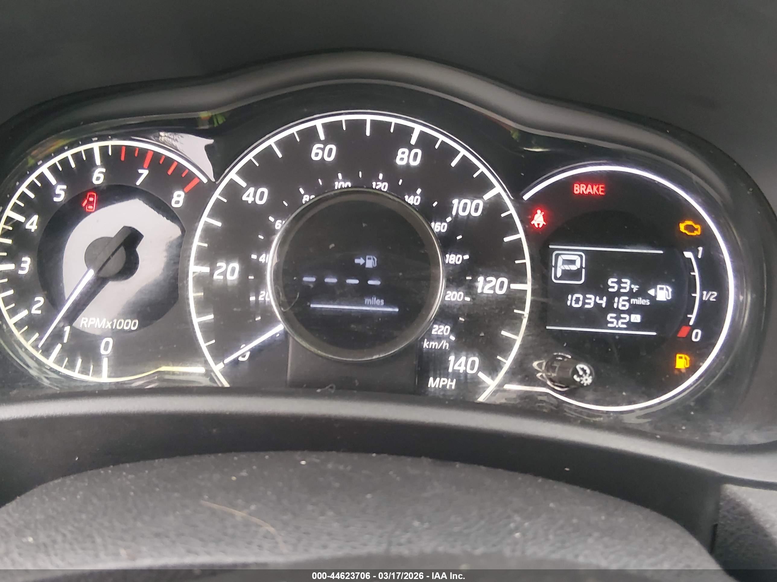 NISSAN VERSA image 7
