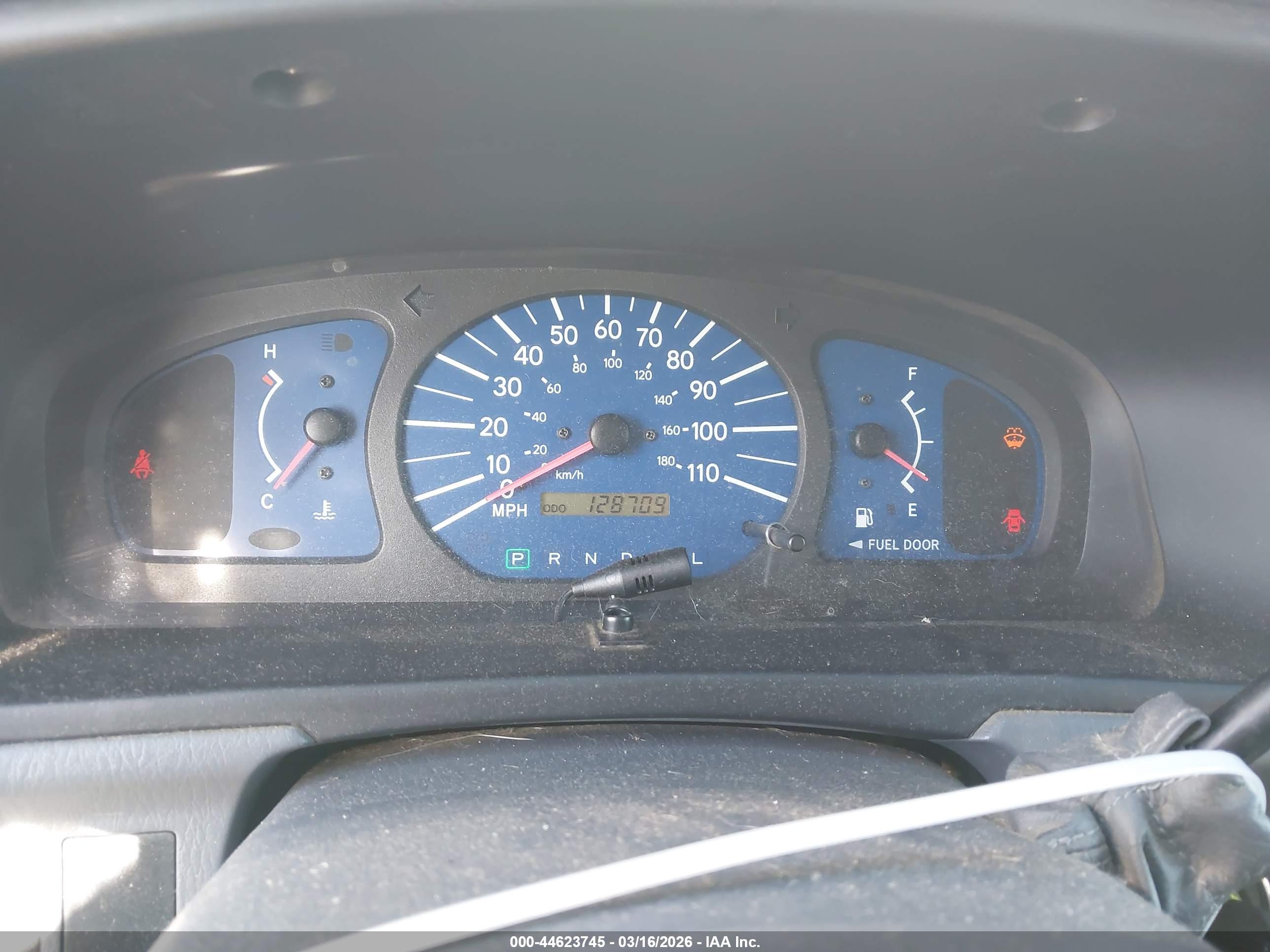 TOYOTA SIENNA image 7